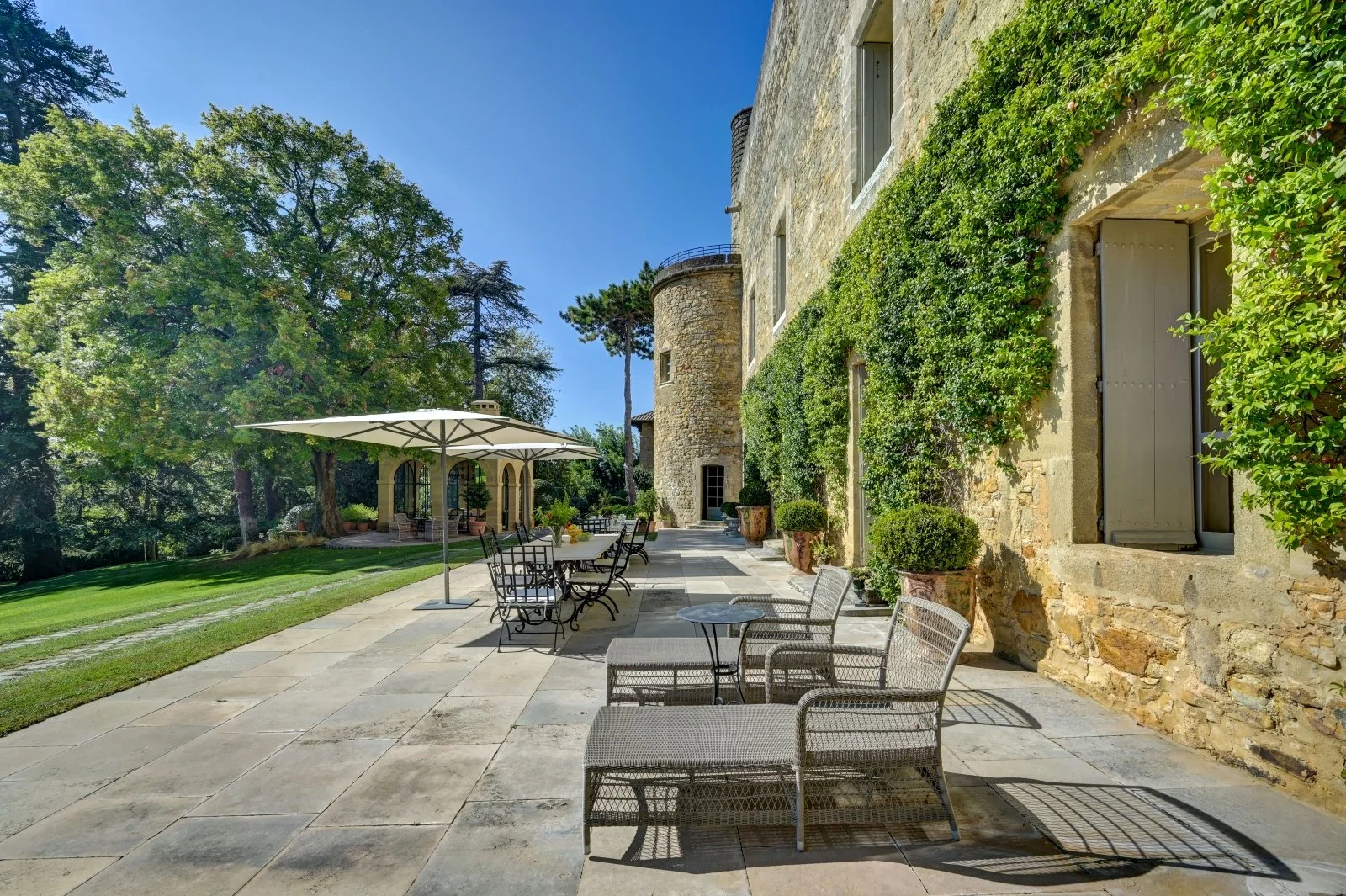 provence travel guide terrace