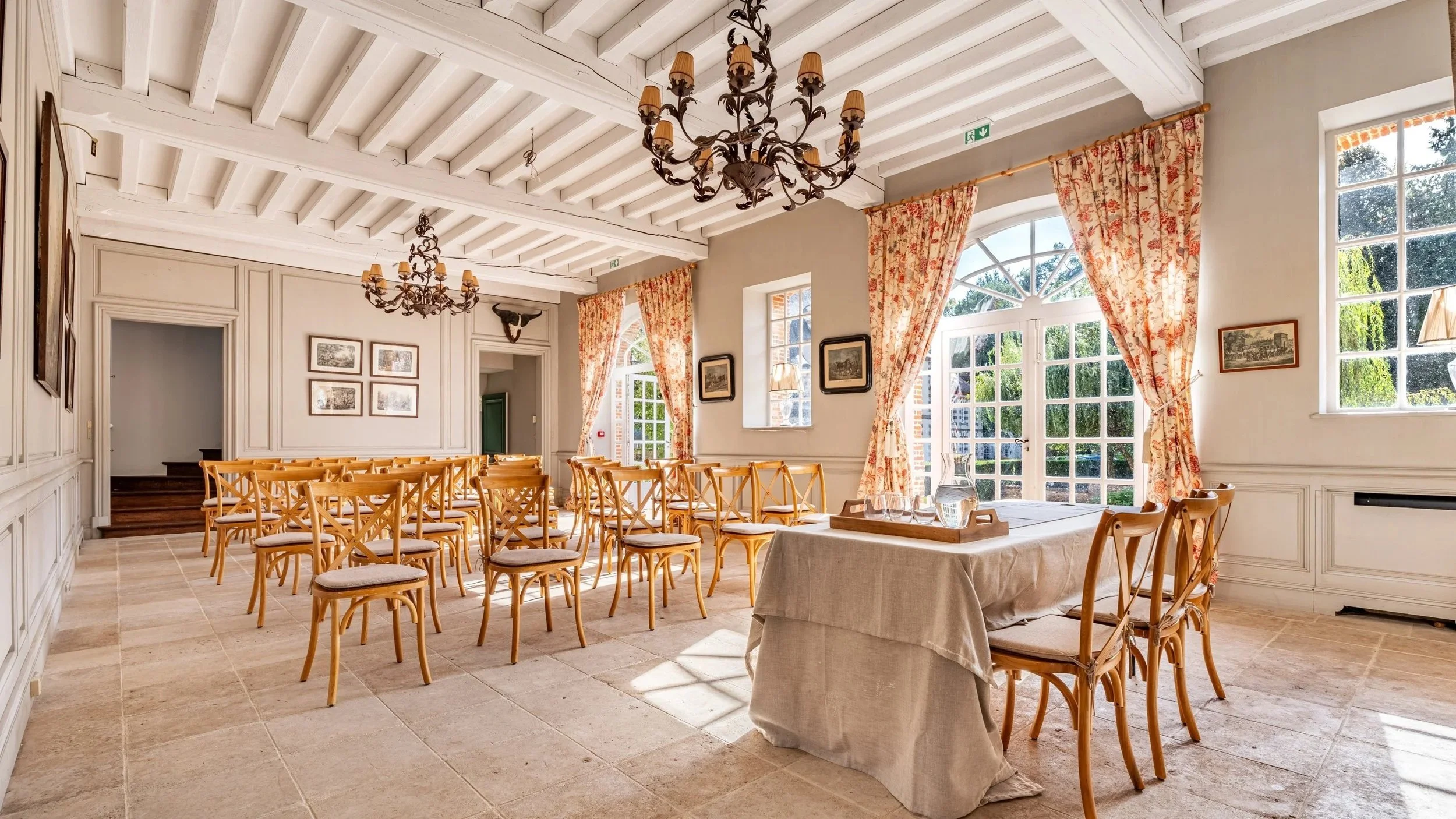 wedding lyons-la-forêt reception room