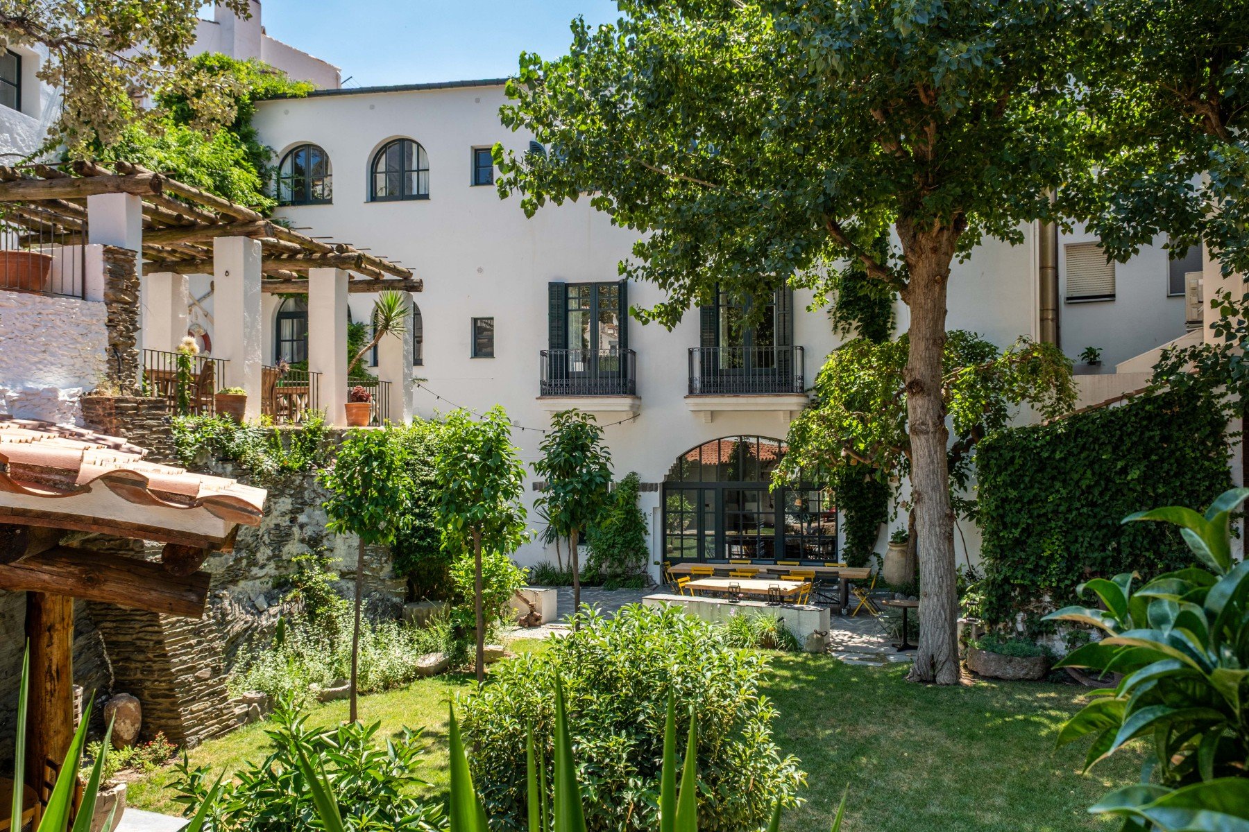 luxury villa in cadaques village