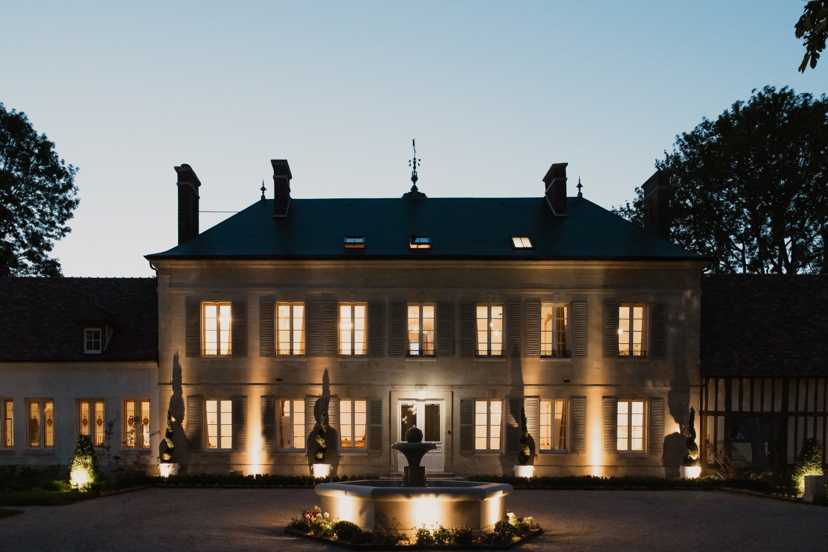 corporate retreat near Paris luxury house