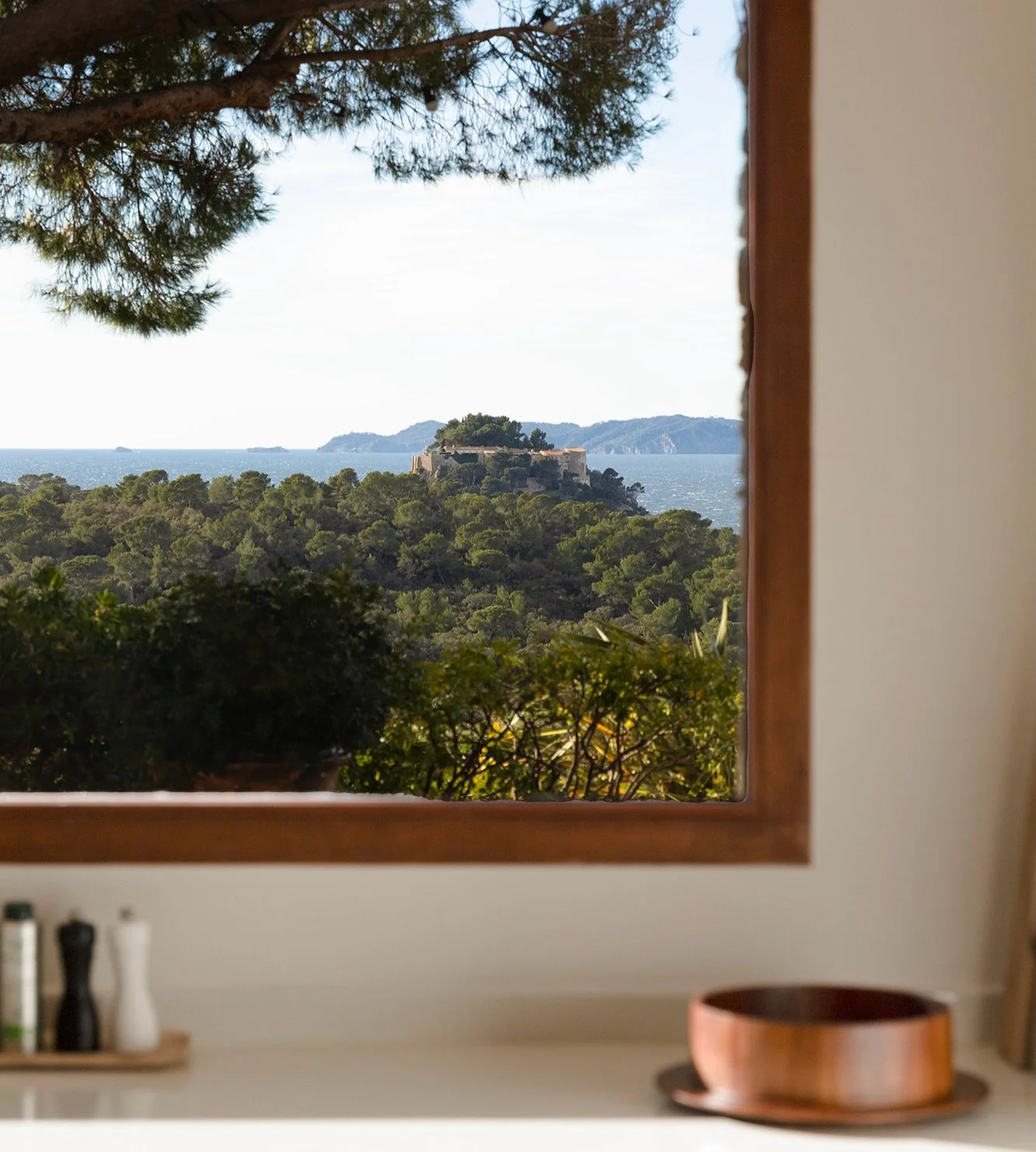 French Riviera | Bormes-les-Mimosas 

A slice of paradise facing the Mediterranean ☀️

In Bormes-les-Mimosas, this exceptional villa offers breathtaking views of the Mediterranean, just a 10-minute walk from the beach. Designed to accommodate up to 1