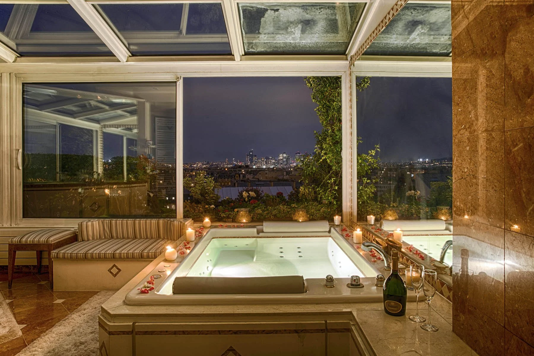 luxury penthouse in Paris bathroom