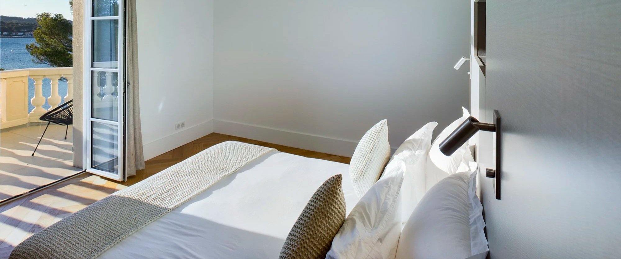 Luxury Villa Toulon bedroom