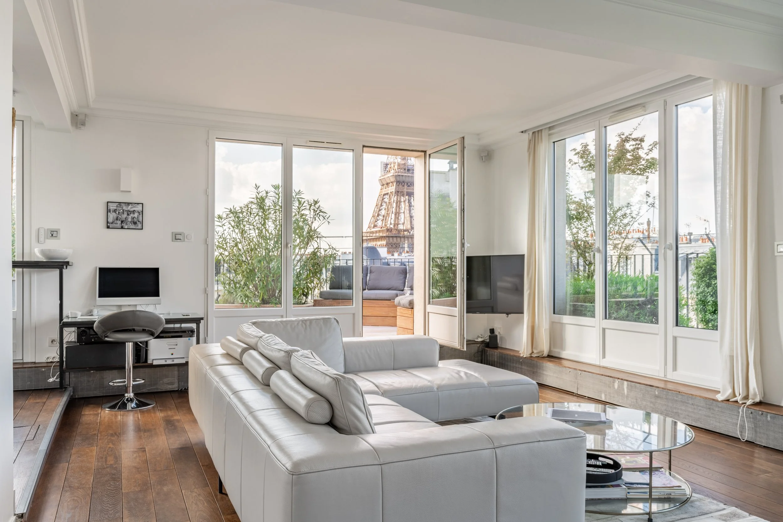 paris-suffren-salon 4.jpg