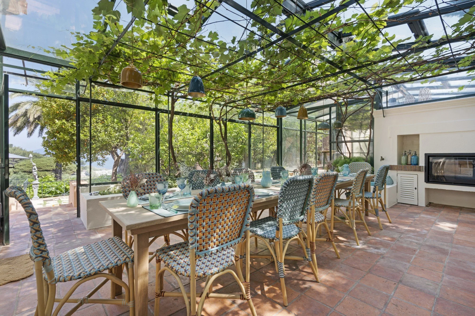 mansion in France dining room