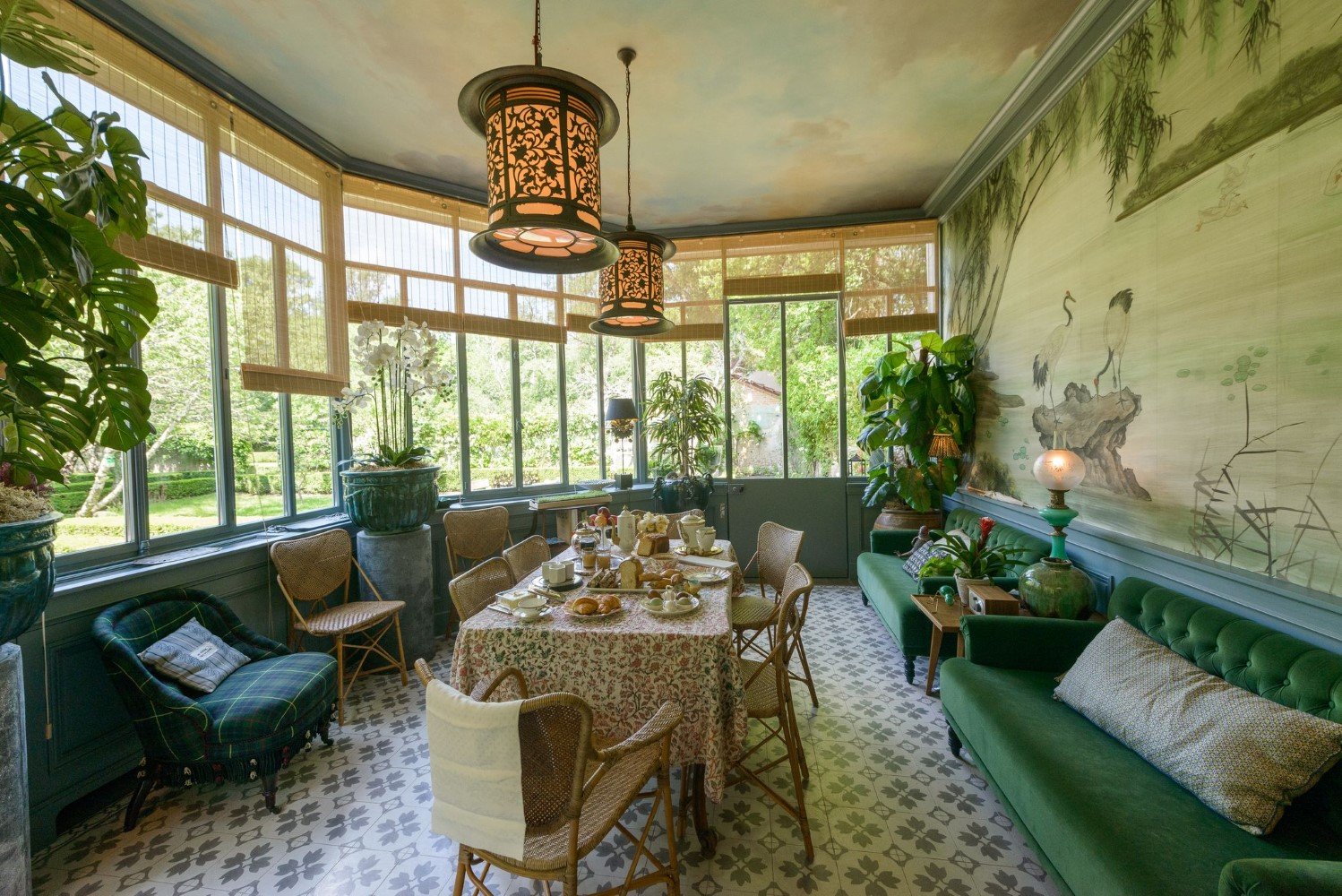 mansion in France lounge area