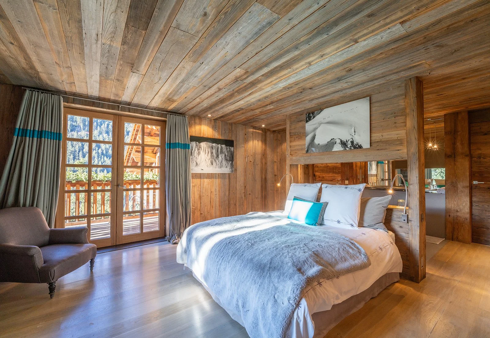 mansion in France bedroom