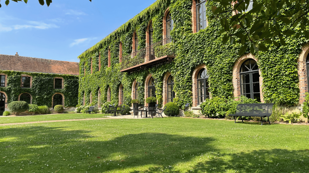 how to plan a destination wedding​