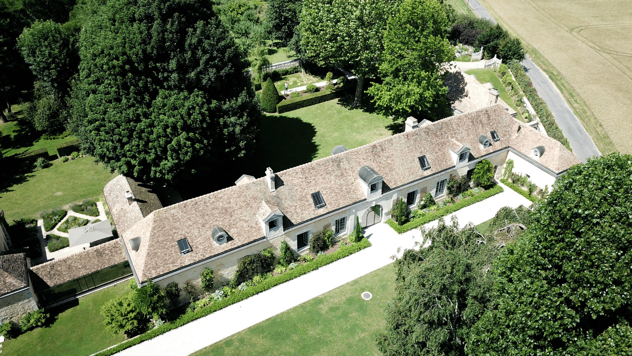 how to plan a destination wedding​