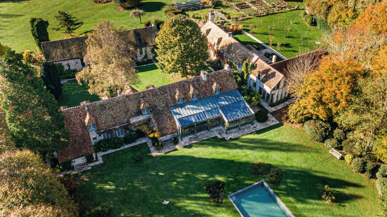 how to plan a destination wedding​