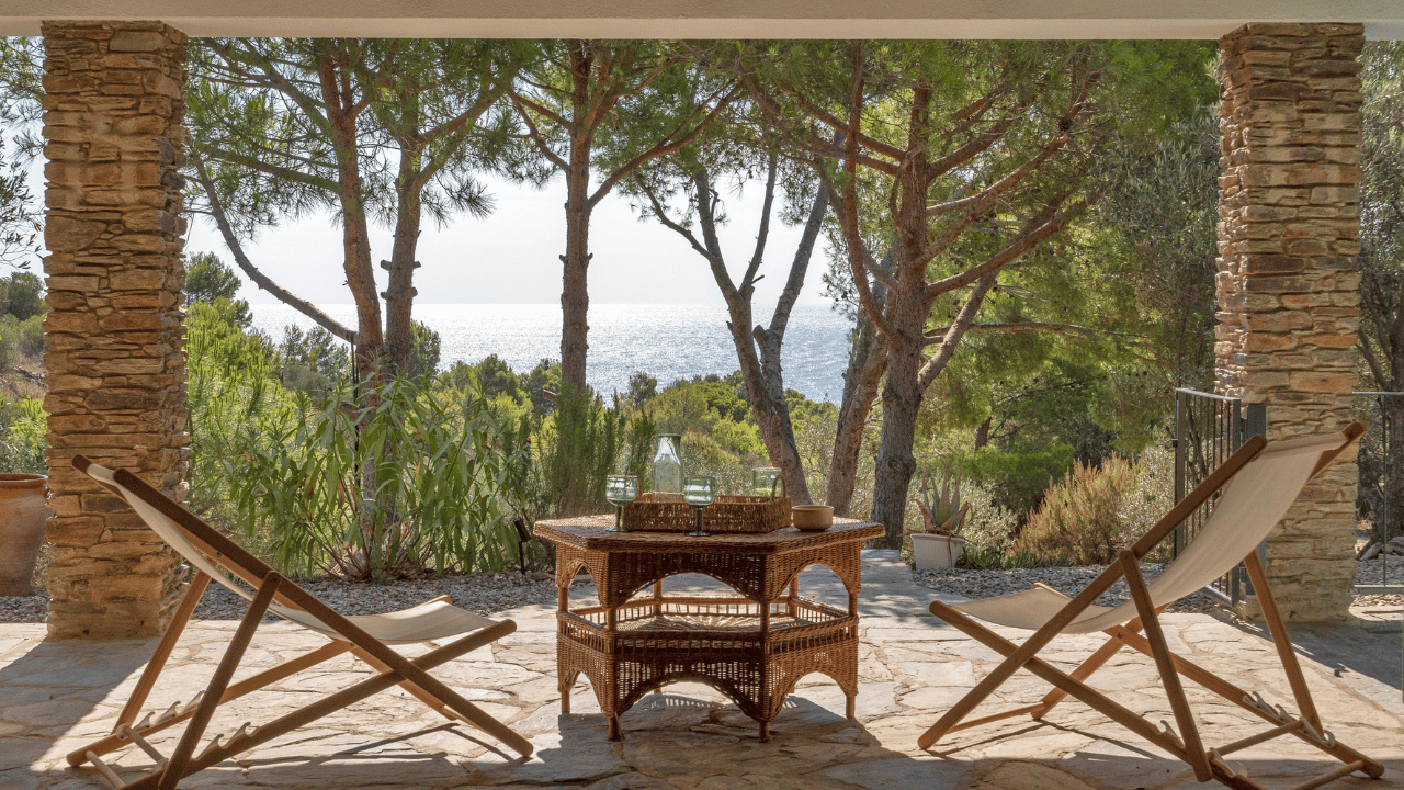 how to plan a destination wedding​