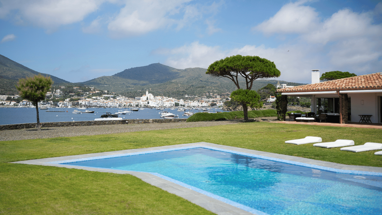 how to plan a destination wedding​