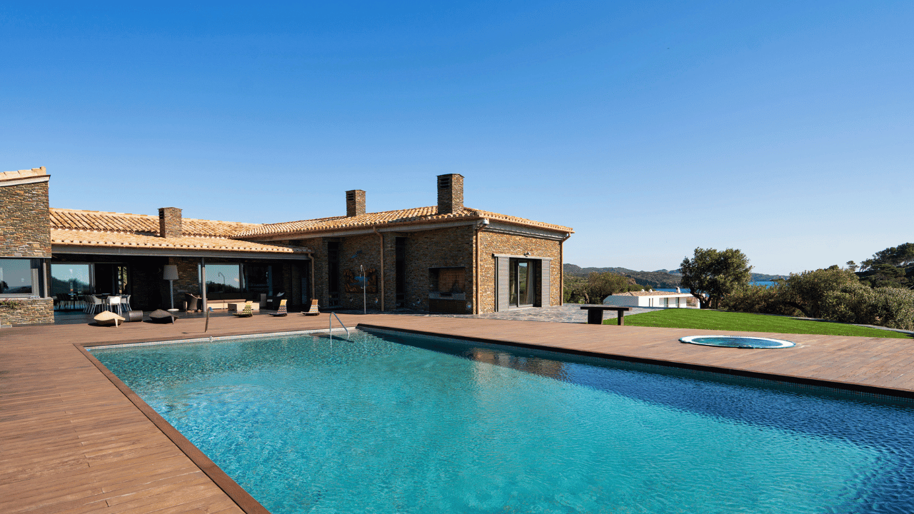 how to plan a destination wedding​