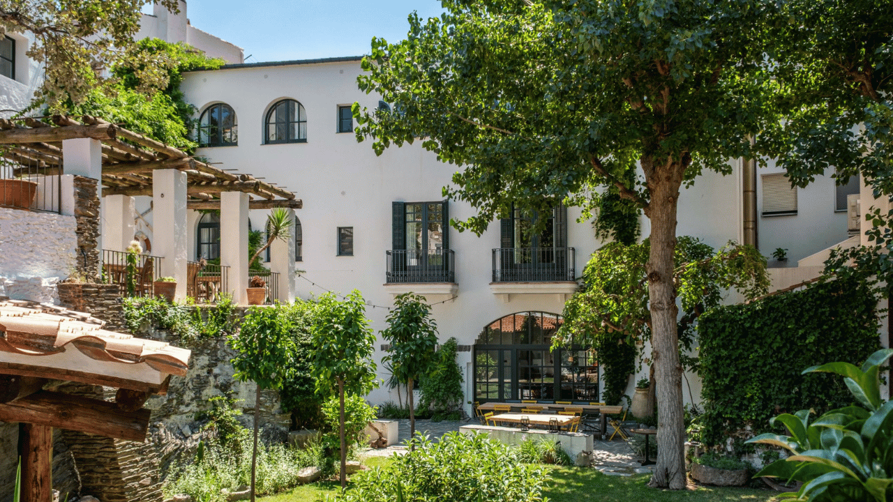 how to plan a destination wedding​