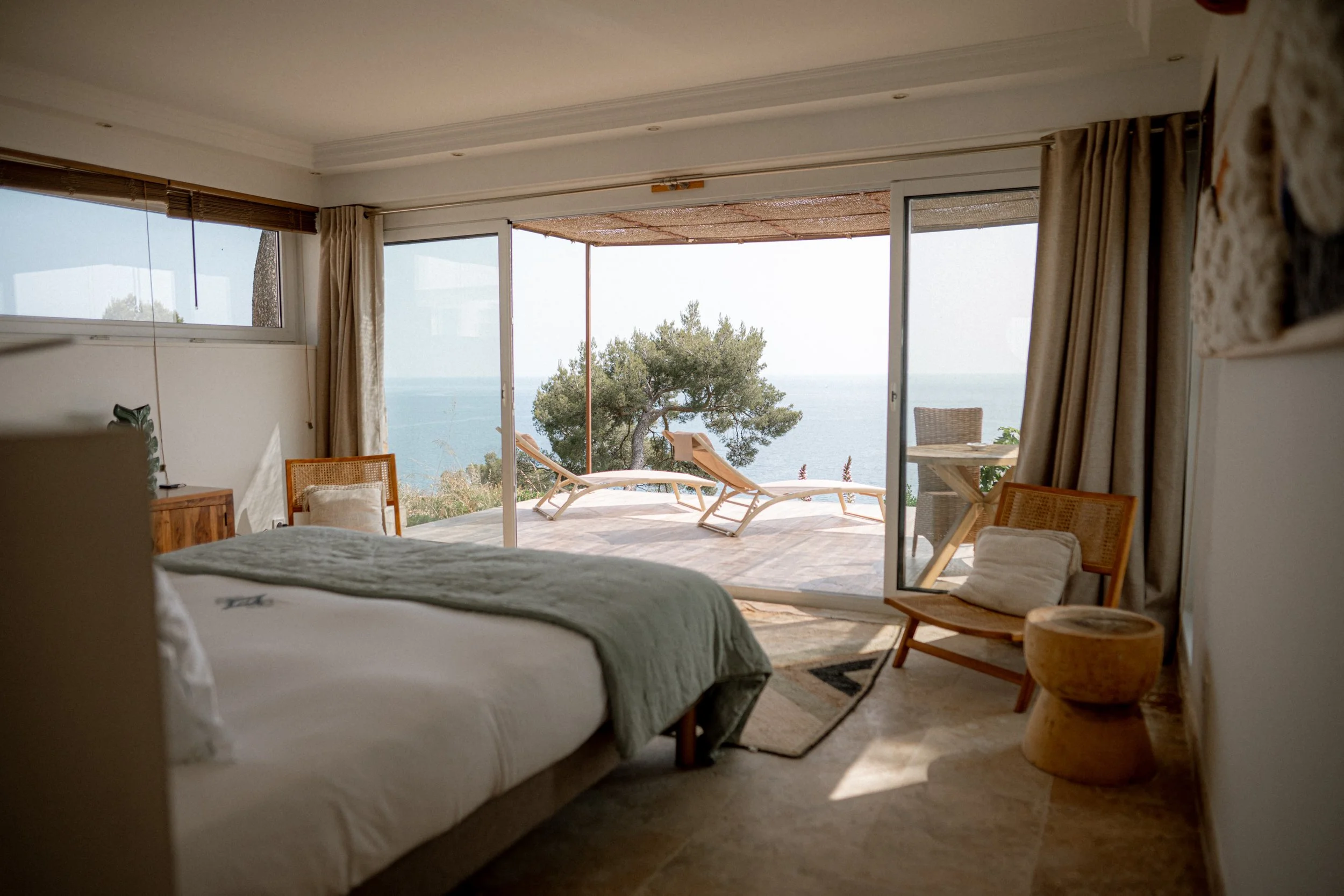 Mediterranean corporate retreat bedroom