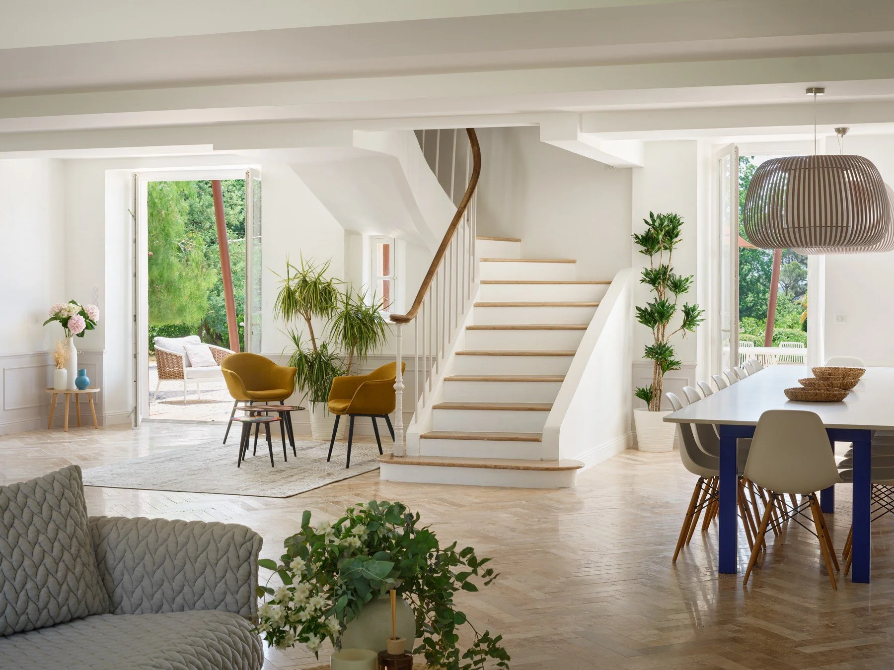 Mediterranean Corporate retreat lounge area