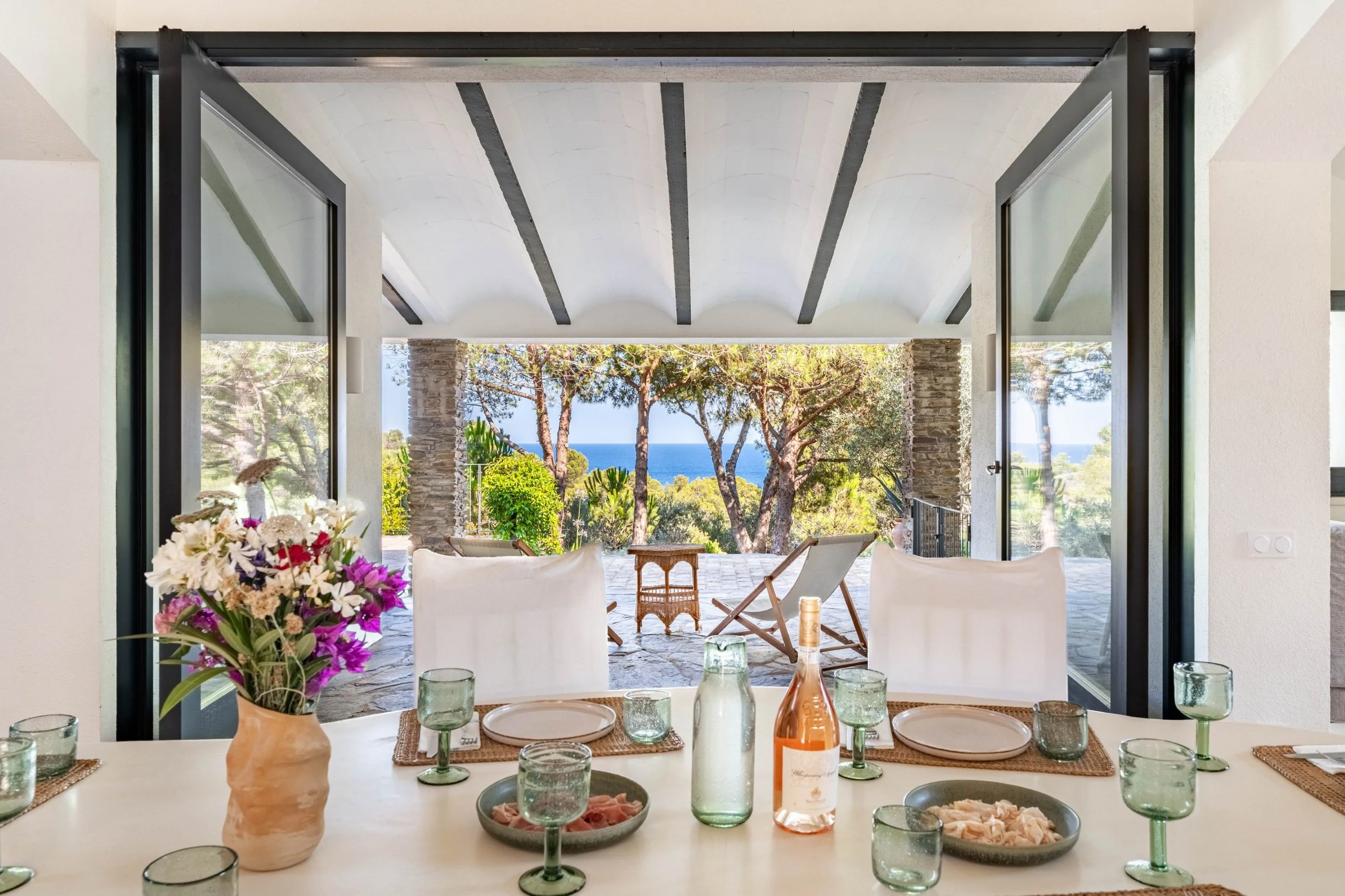 Mediterranean corporate retreat dining room