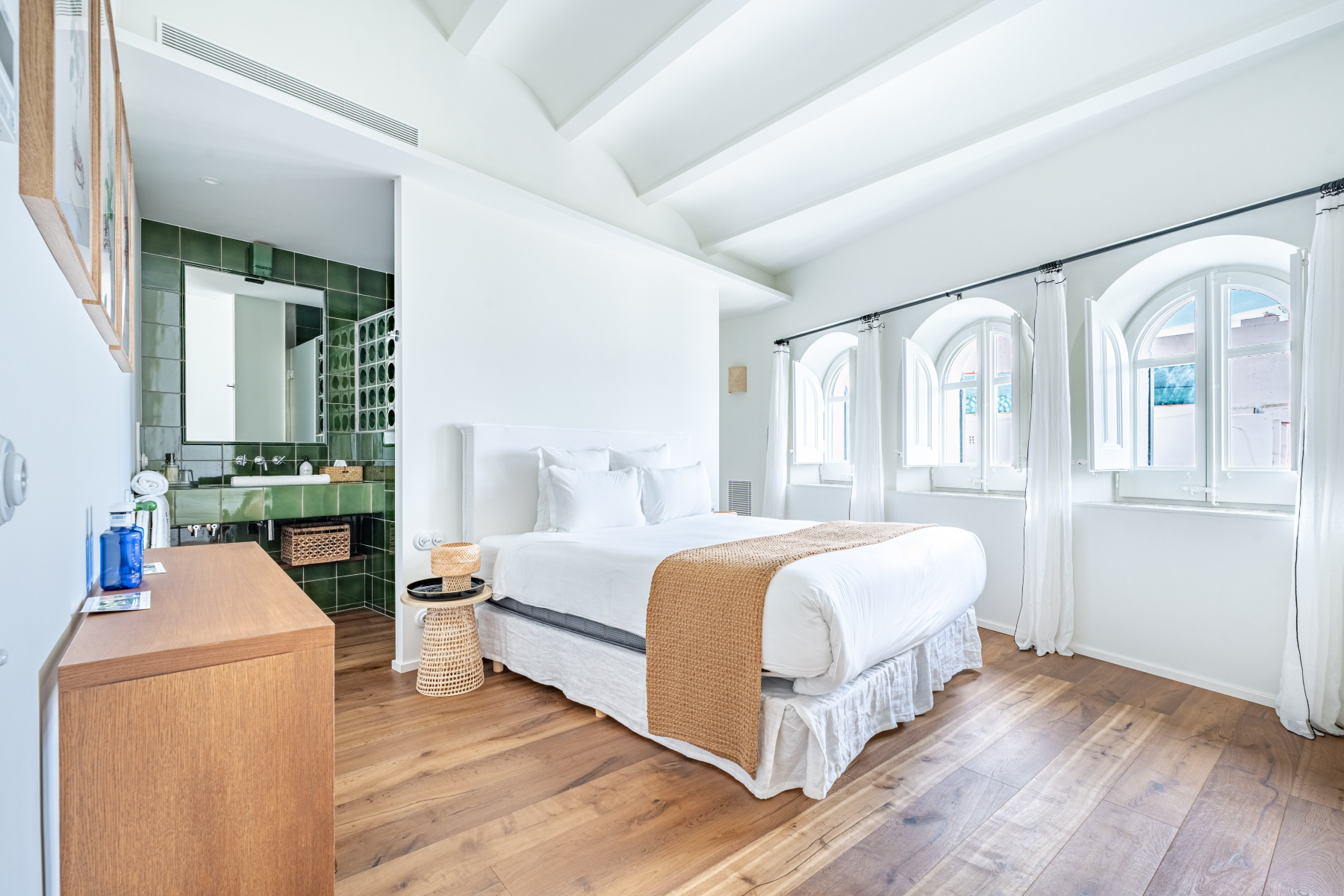 Mediterranean corporate retreat bedroom