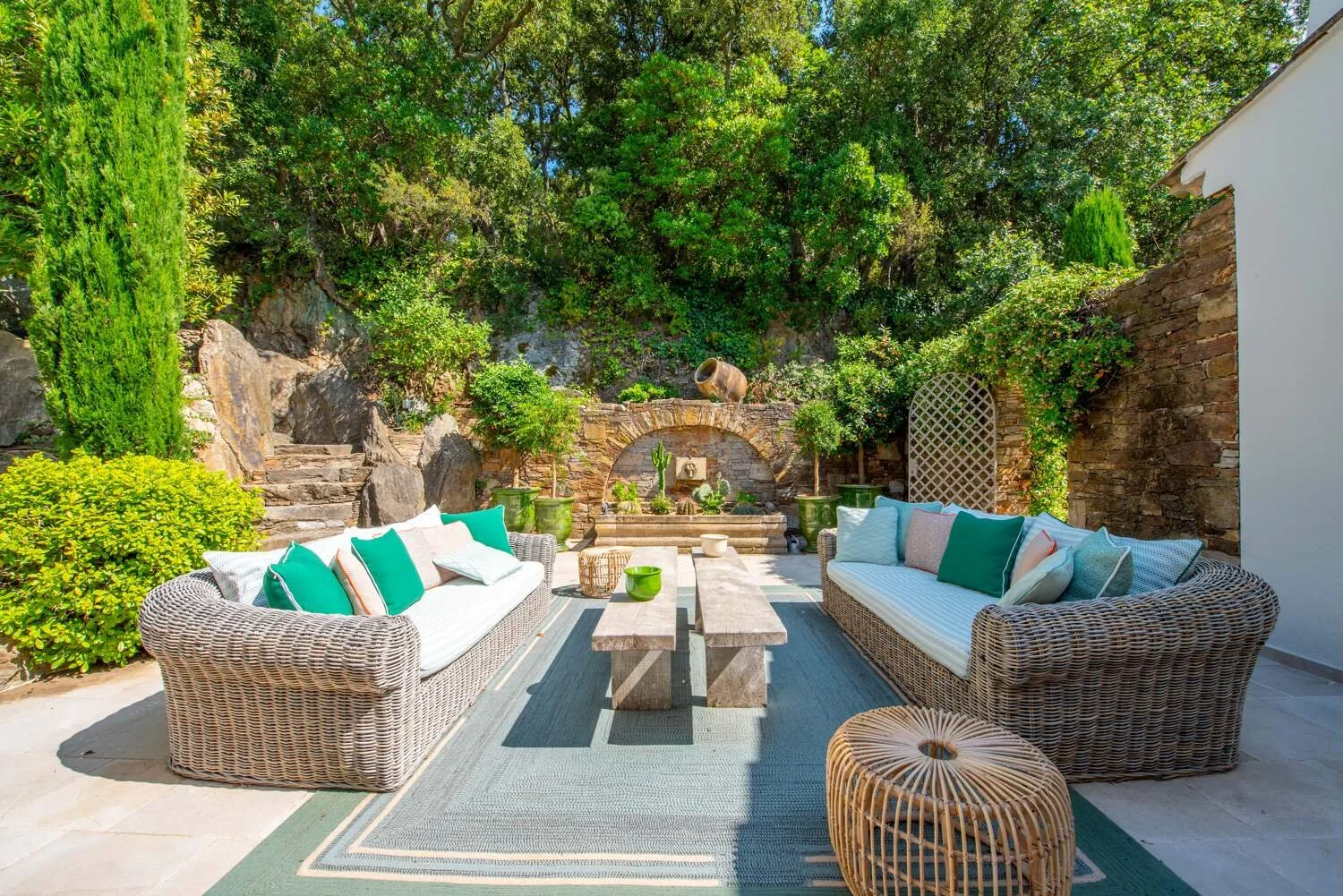 saint tropez village terrace