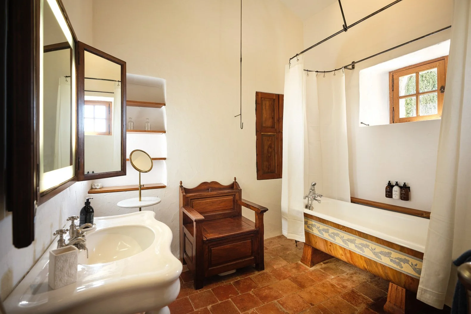 Corporate retreat Luberon bathroom