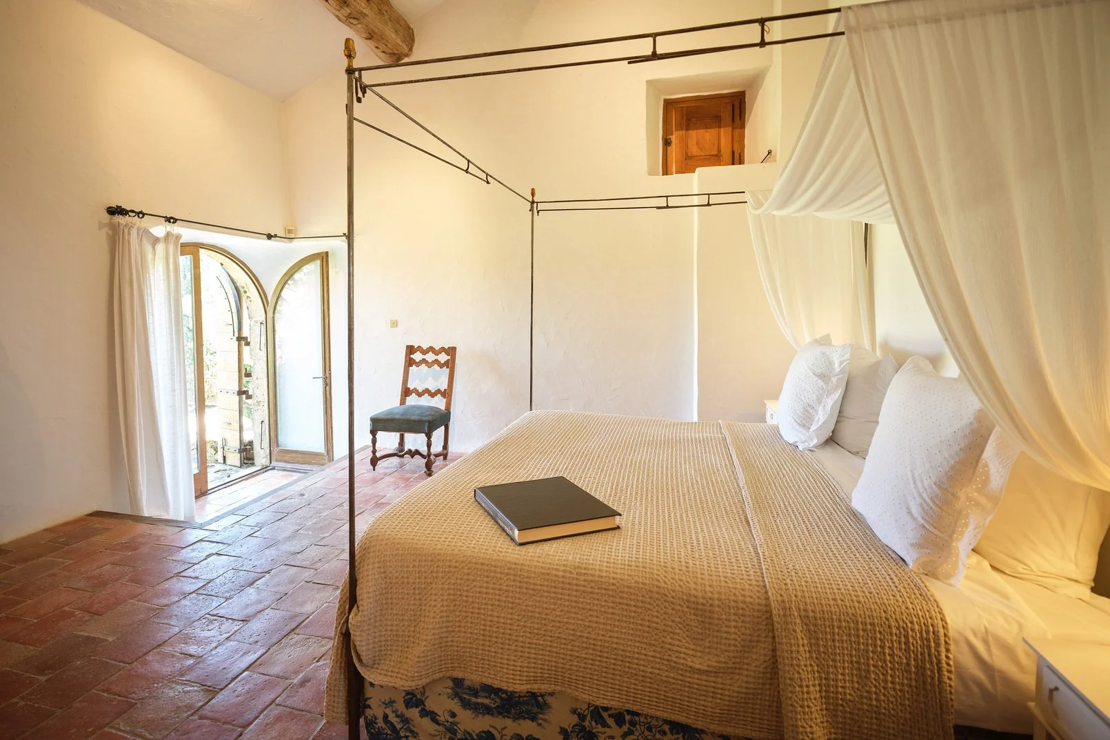 Luxury wedding in Luberon bedroom