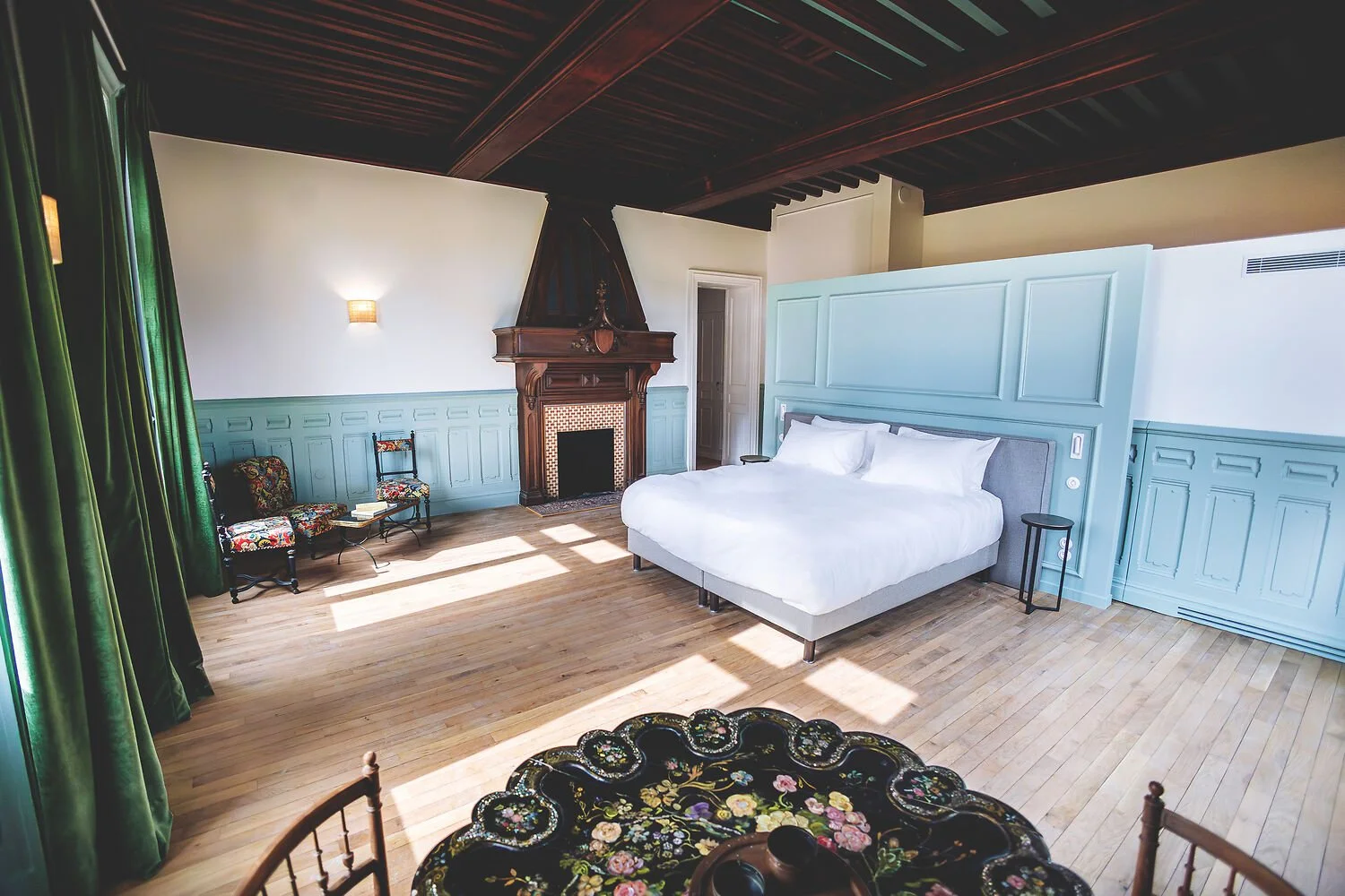 corporate retreat beaune bedroom