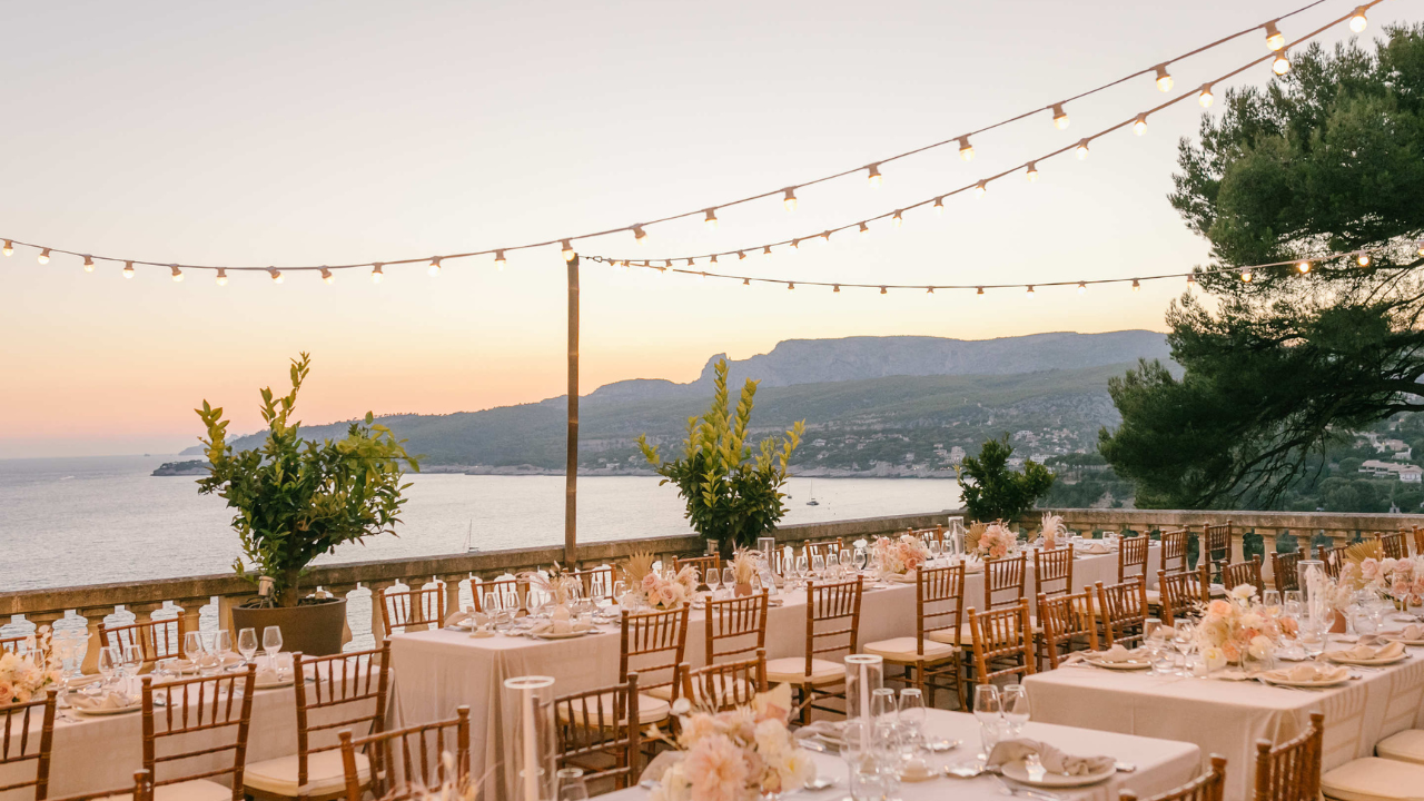 How to Plan a Wedding: A Step-by-step Guide