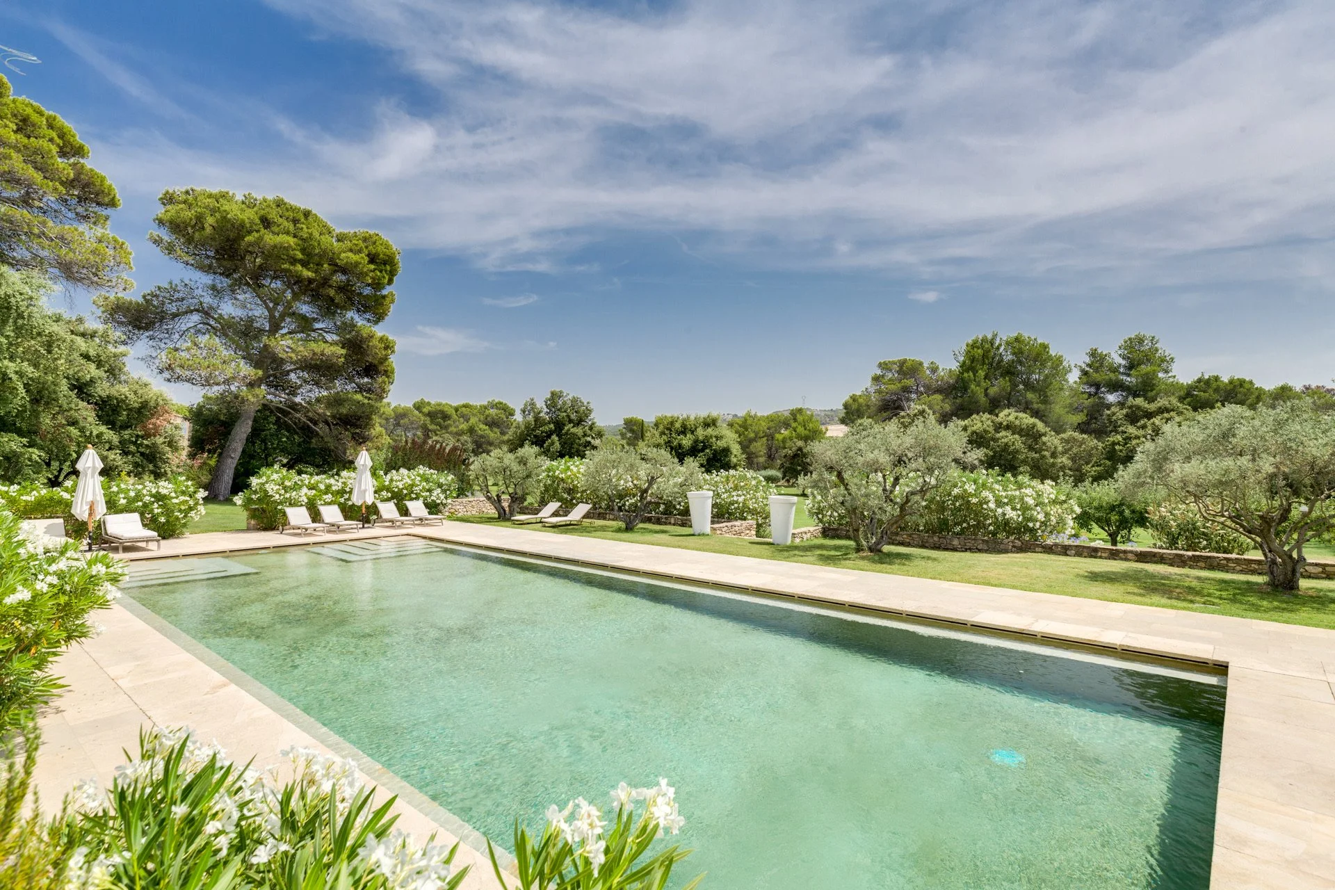 eygalières outdoor pool