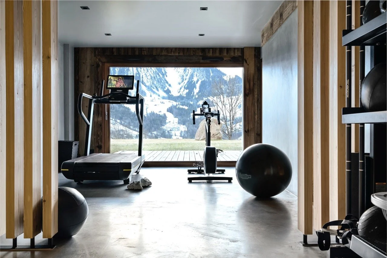 best luxury ski chalet to rent in La Clusaz gym area