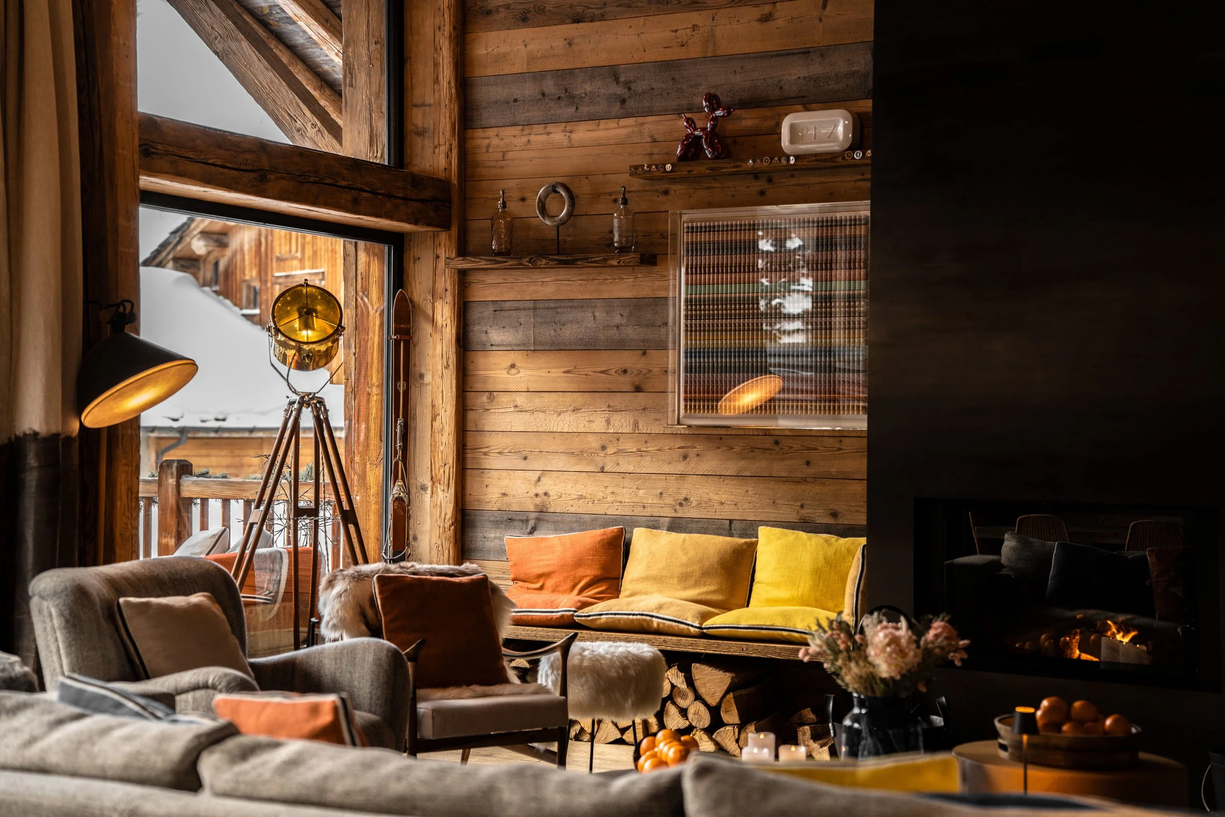 best luxury ski chalet to rent in Val d'Isère lounge area