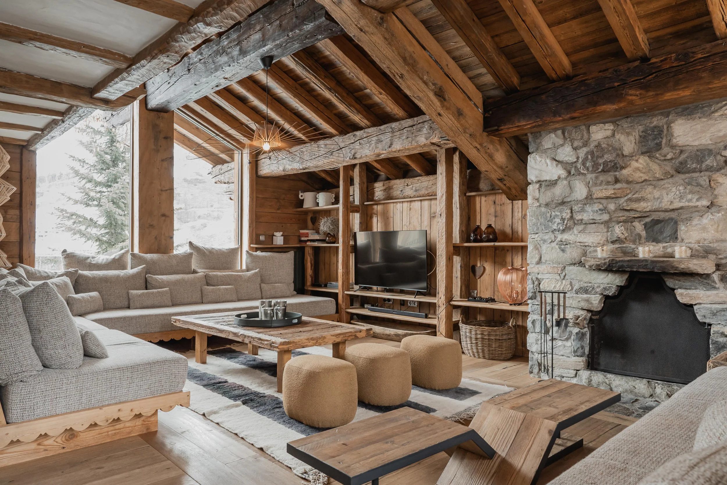 best luxury ski chalets to rent in Val d'Isère living room