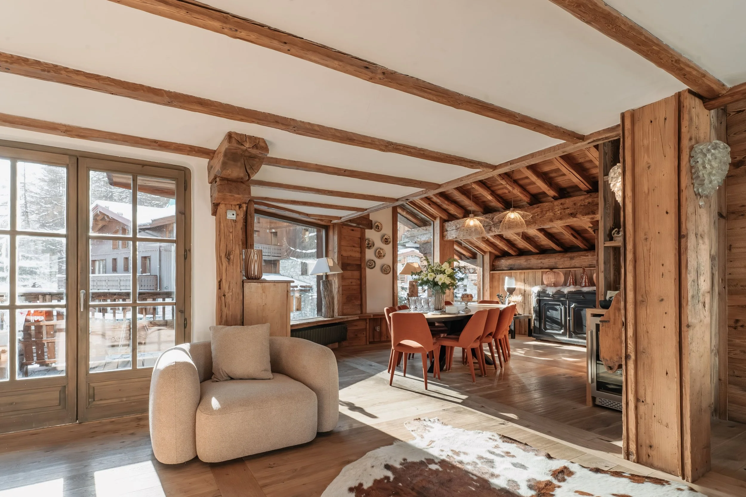 best luxury ski chalets to rent in Val d'Isère living room