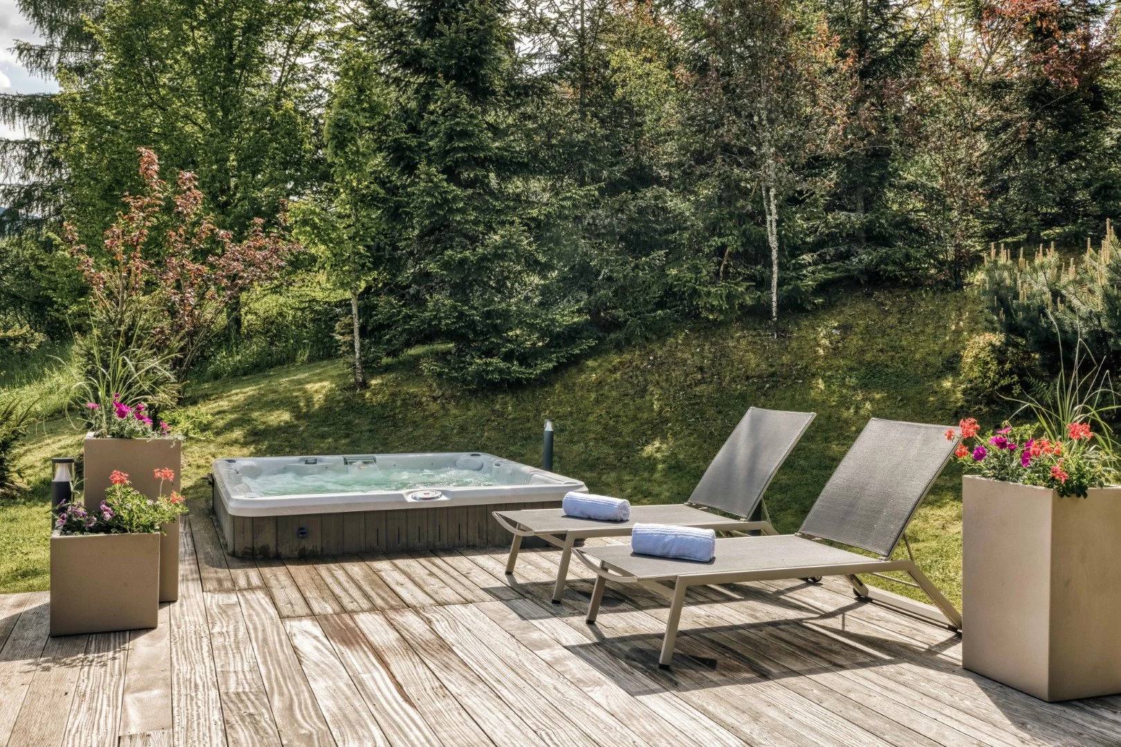 best luxury ski chalet to rent in Saint Gervais outdoor jacuzzi