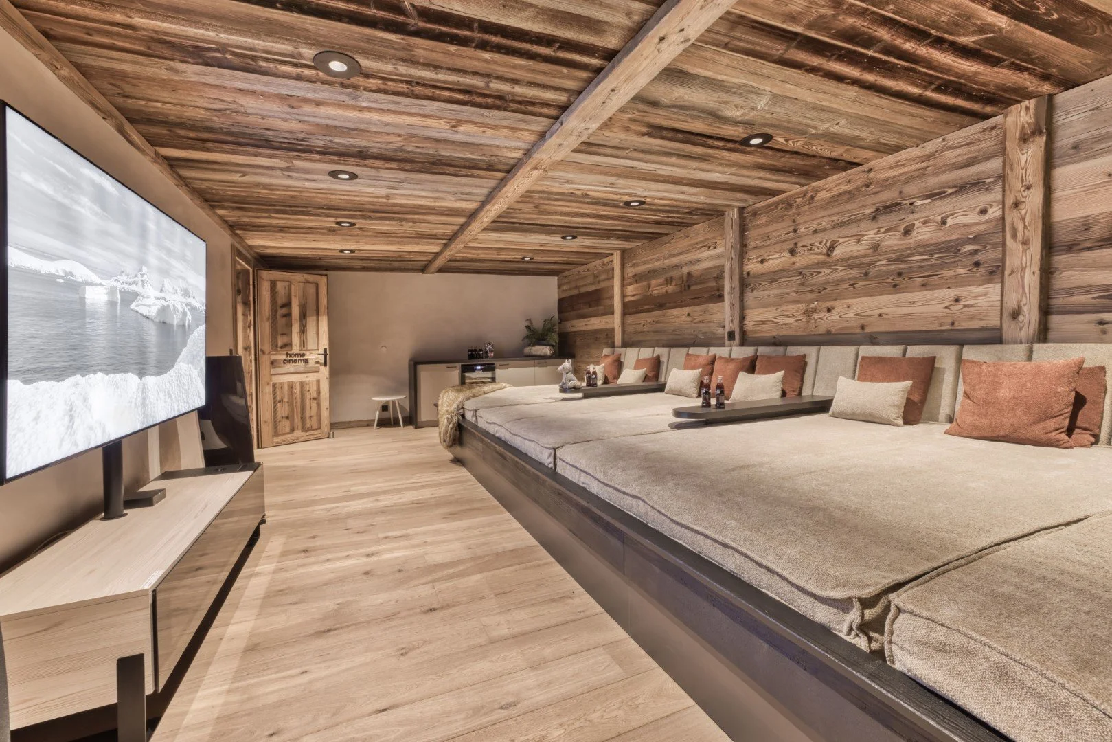 best luxury ski chalet to rent in Saint-Gervais cinema
