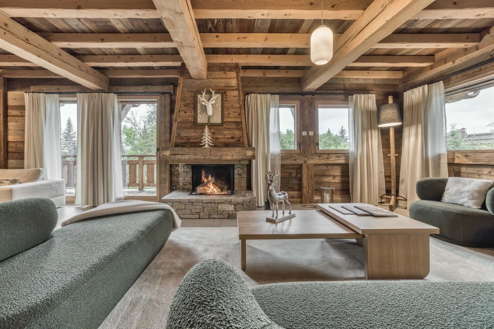 best luxury ski chalet to rent in Saint-Gervais lounge area