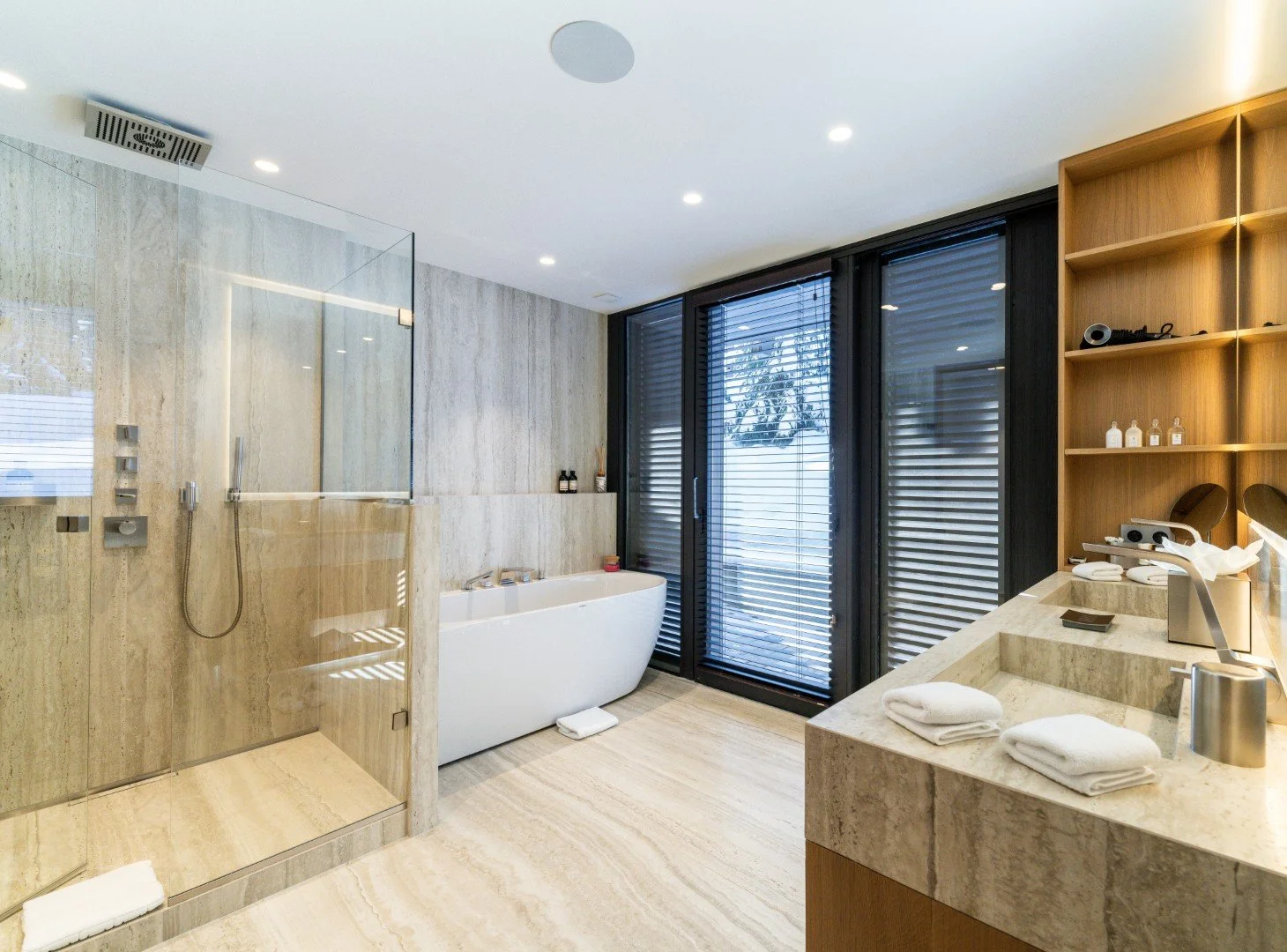 best luxury ski chalet to rent in Courchevel bathroom