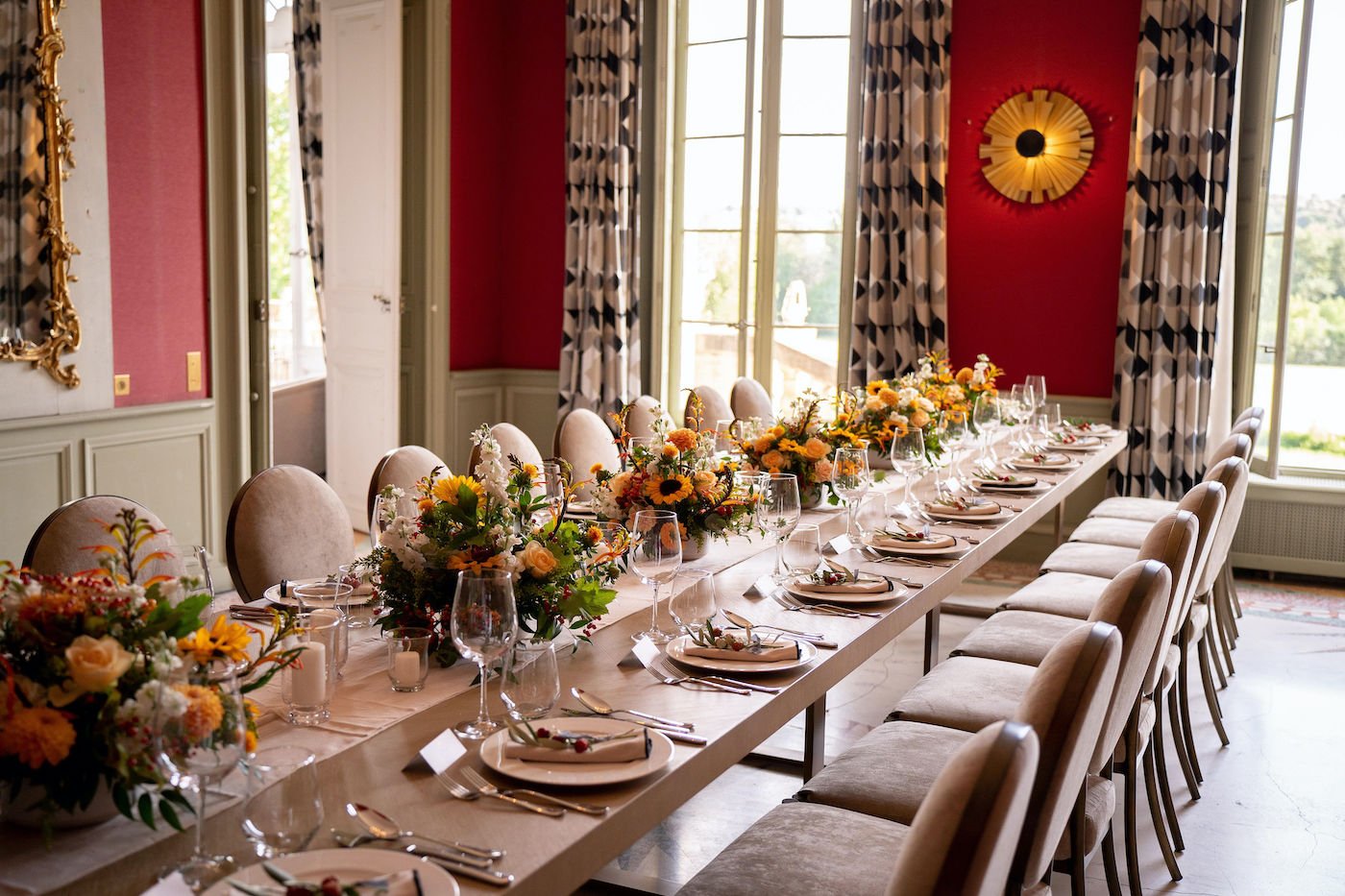 castle to rent in Europe dining room