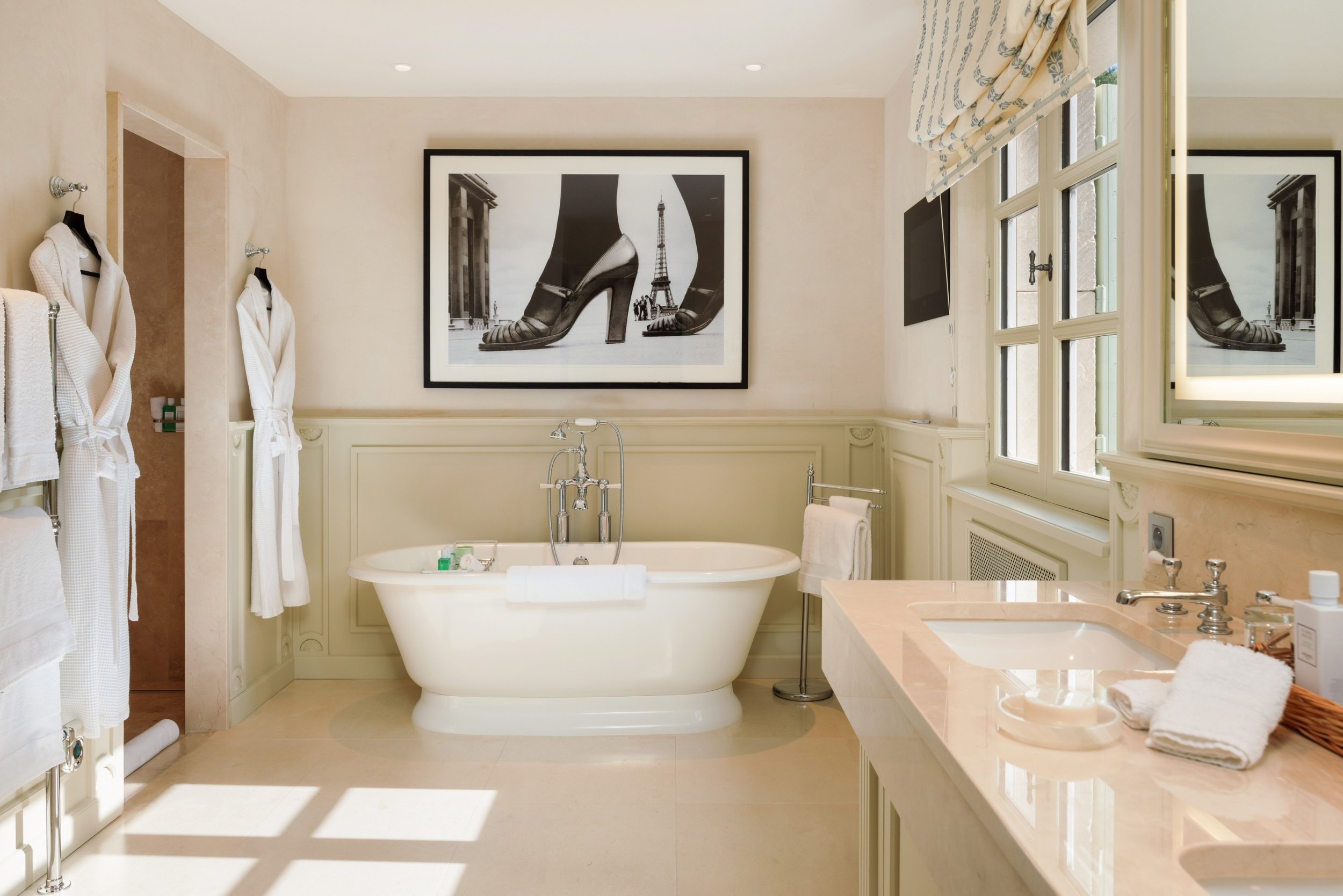 castle to rent in Europe bathroom