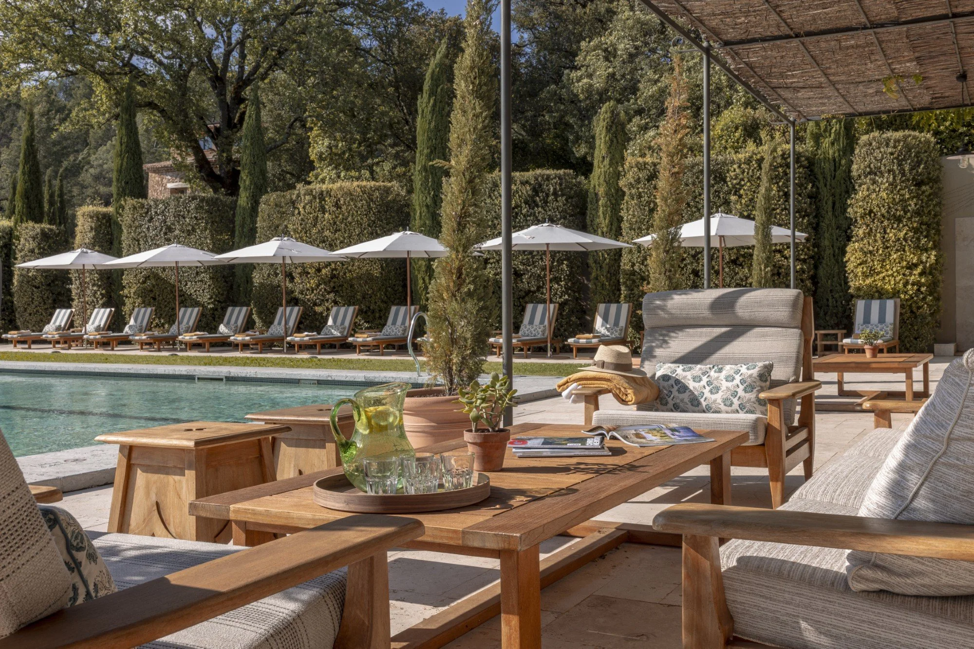 castle to rent in Europe outdoor pool
