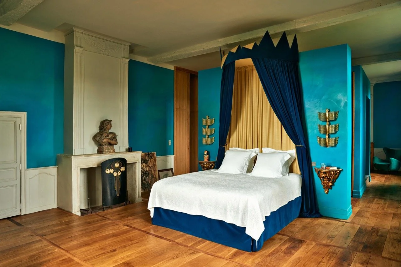 castle to rent in Europe bedroom