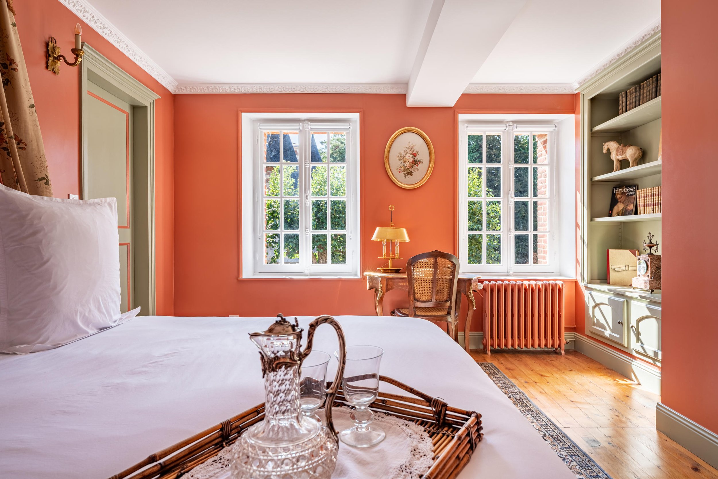 castle to rent in Europe bedroom