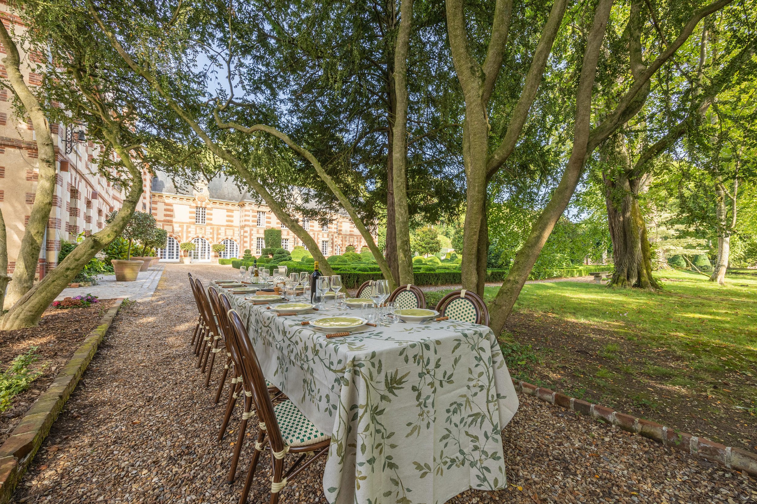 castle to rent in Europe garden