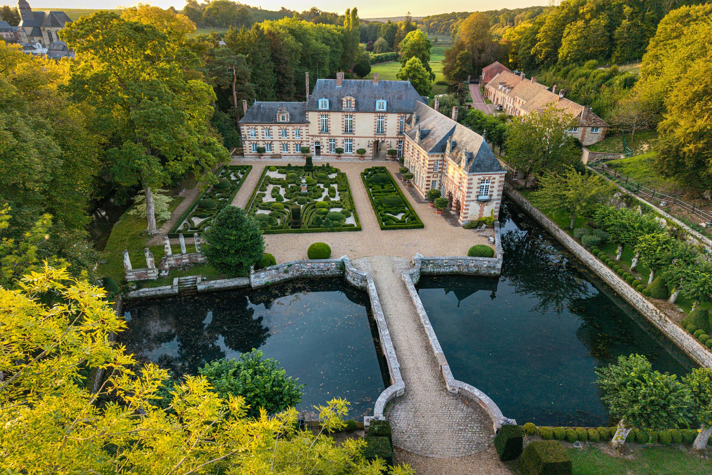 castle to rent in Europe 