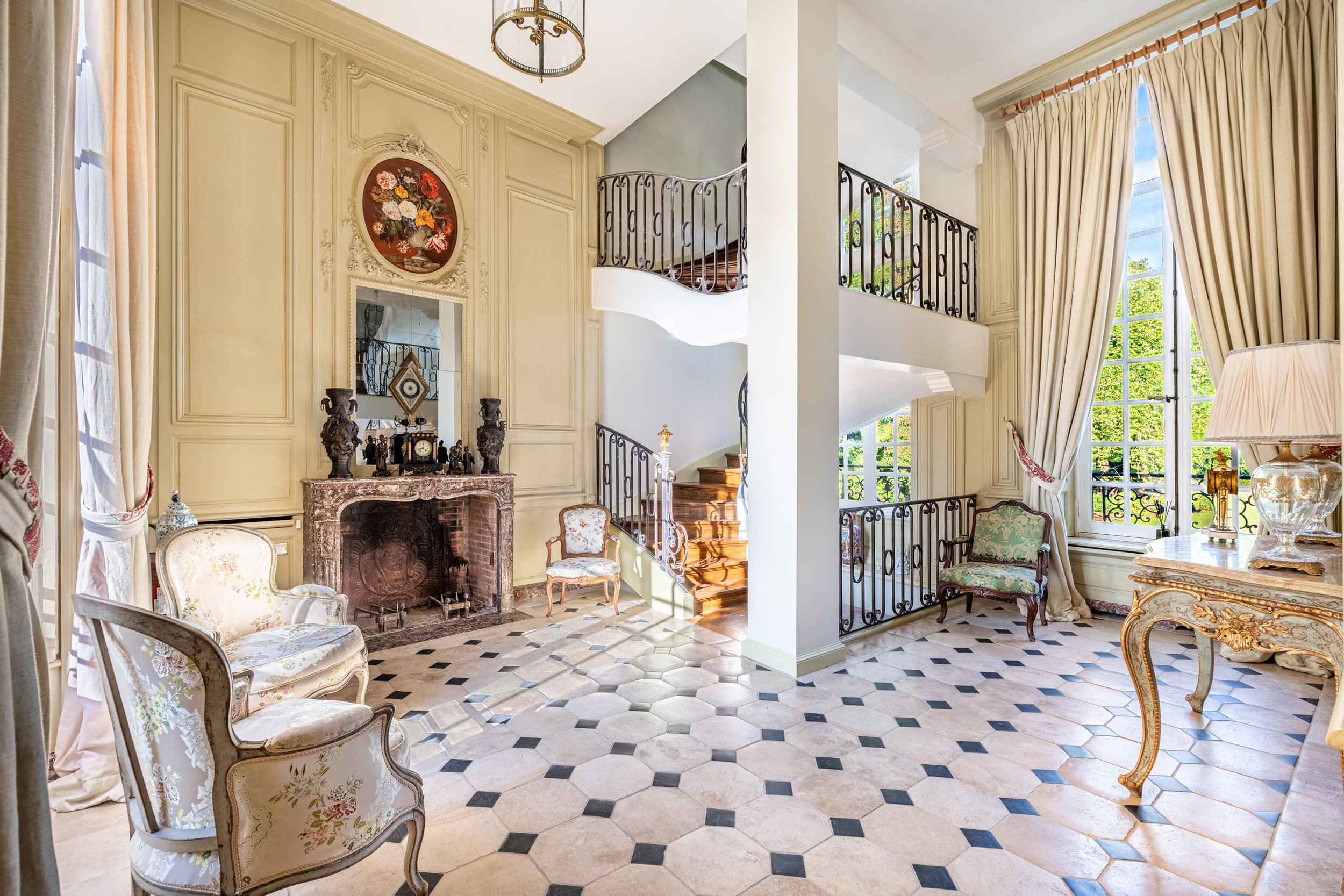 castle to rent in Europe corridor
