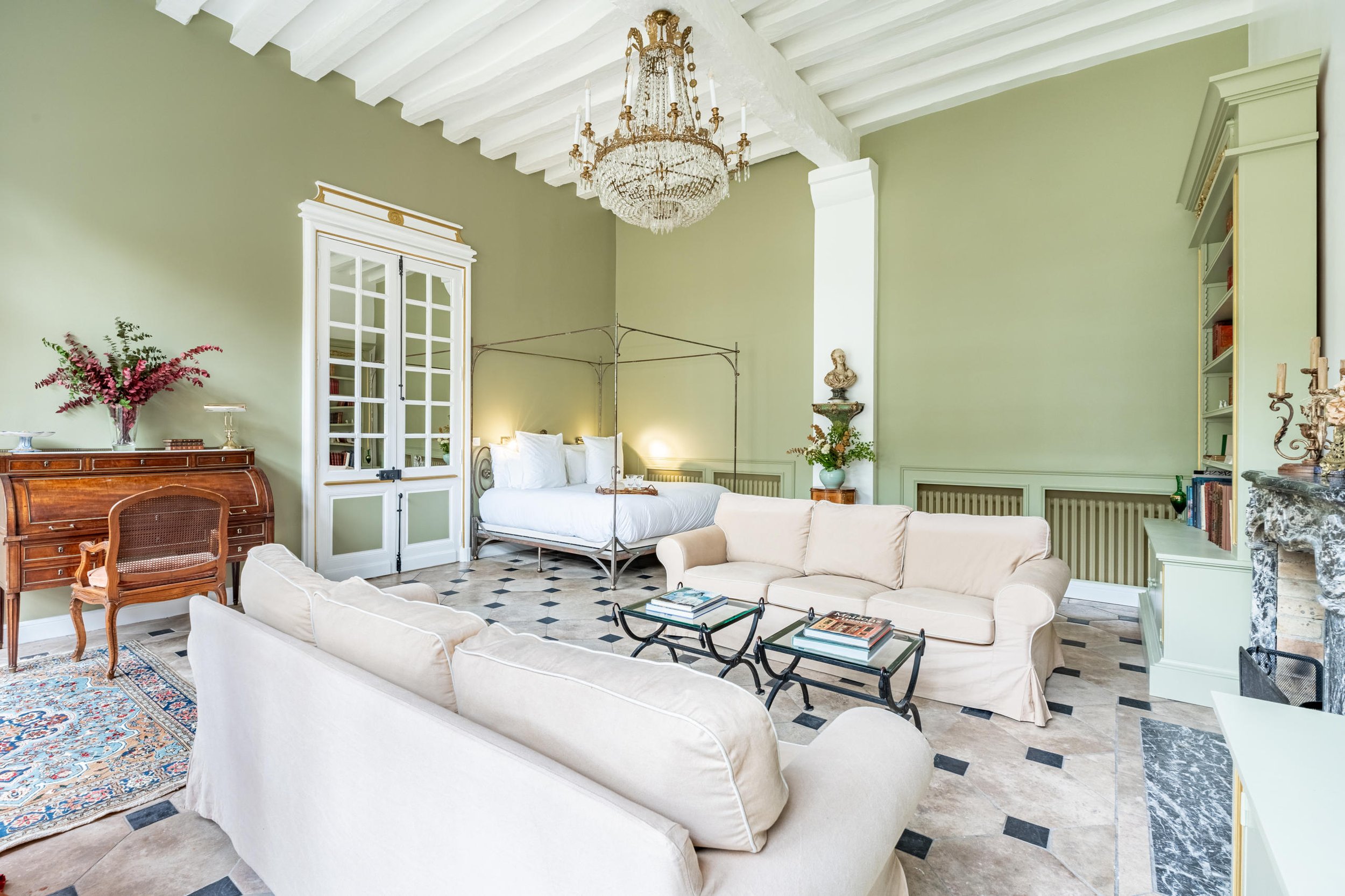 castle to rent in Europe bedroom