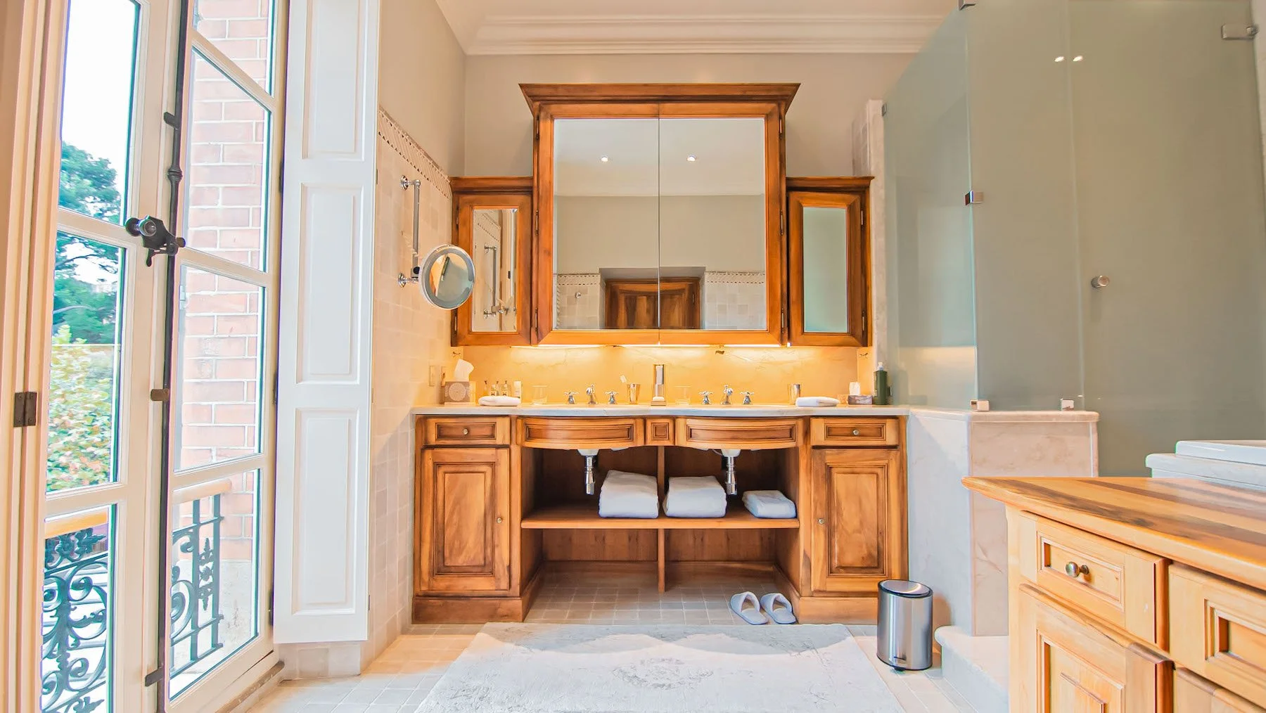 castle to rent in Europe bathroom