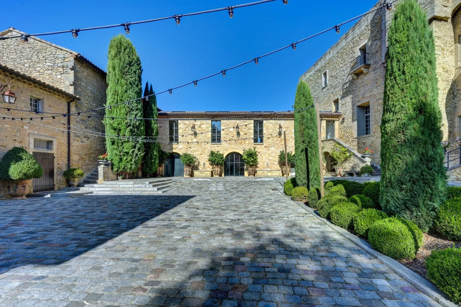 castle to rent in Europe