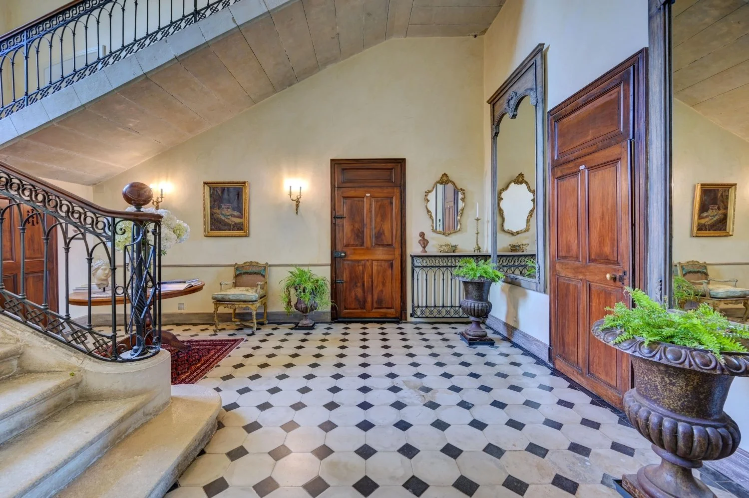 castle to rent in Europe corridor