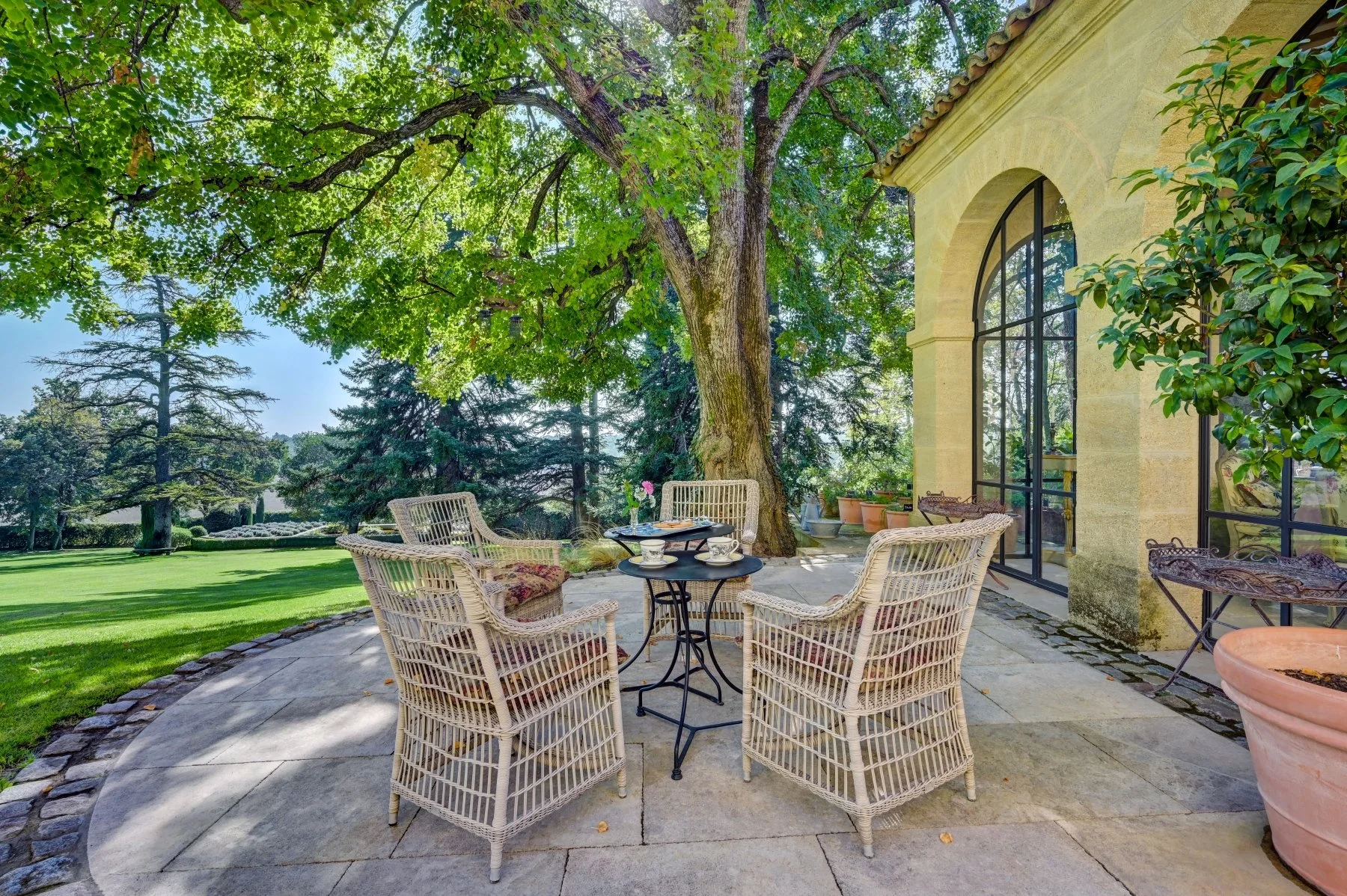 castle to rent in Europe terrace