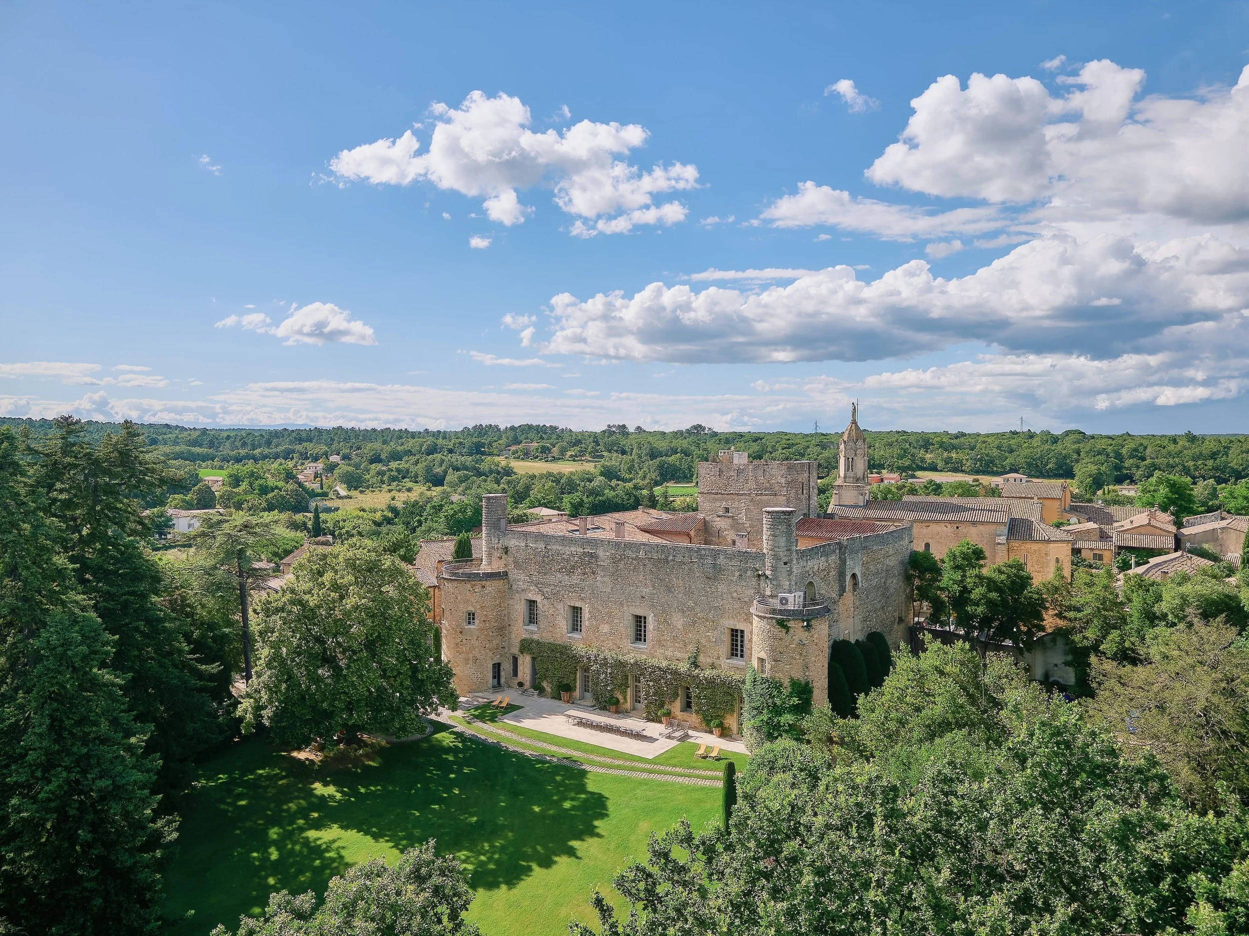 uzes guide